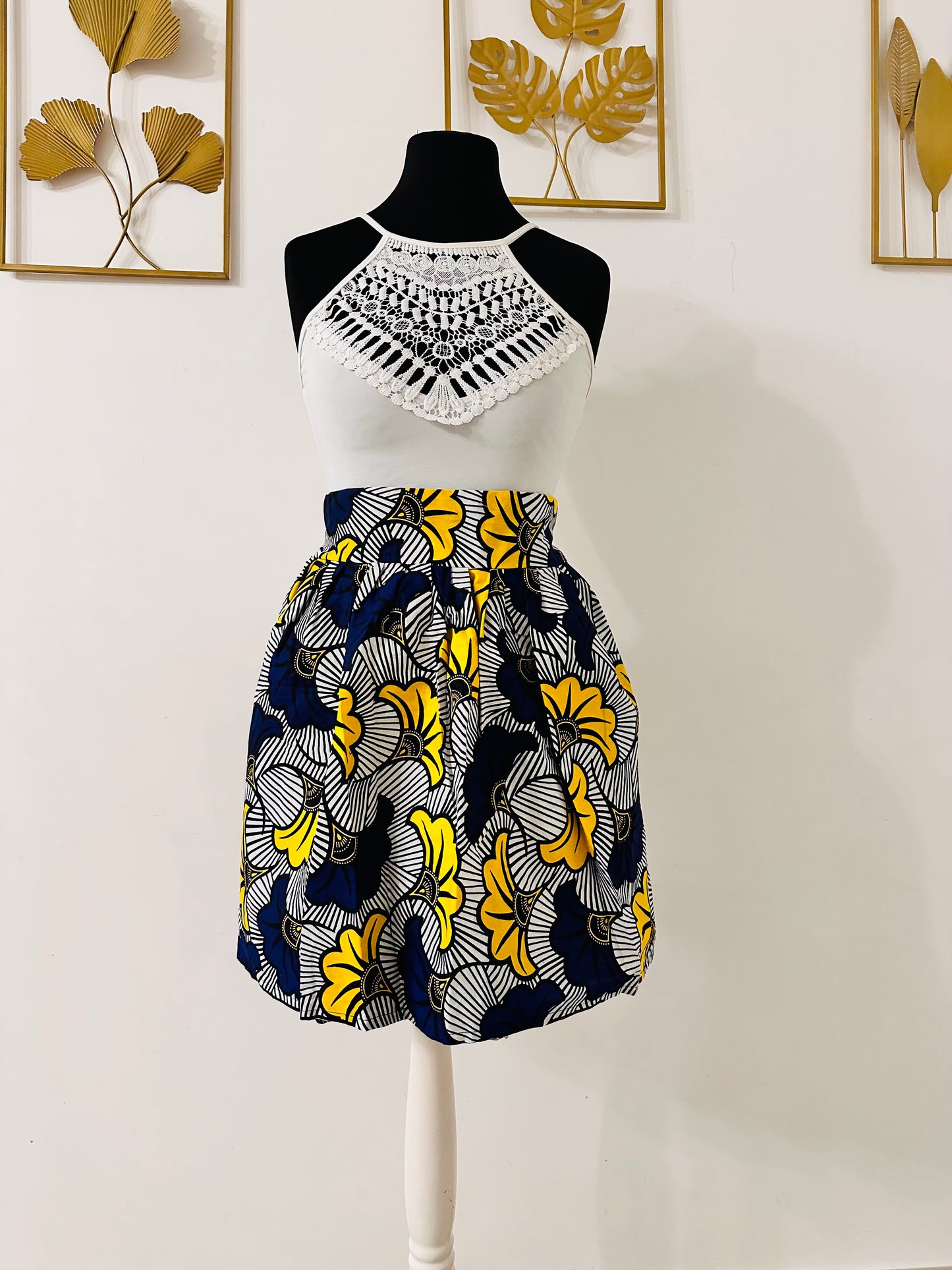 Jupe courte en Wax - Poches - jupe africaine courte - jupe en wax fleurs bleu et jaune jupe wax jaune