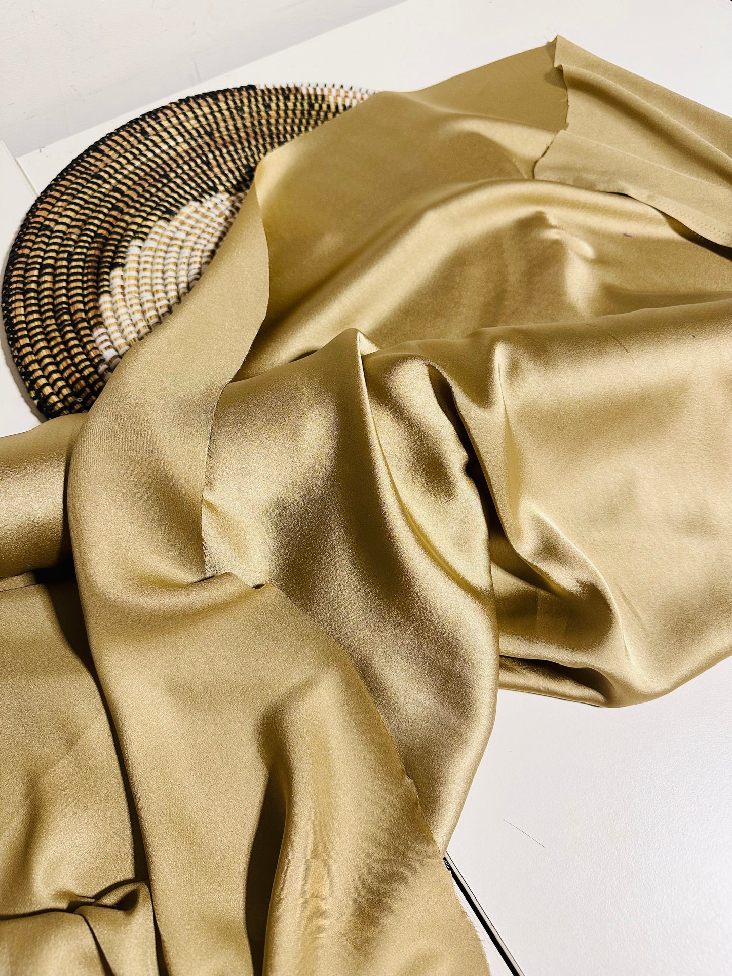 Tissu Soie beige champagne doré