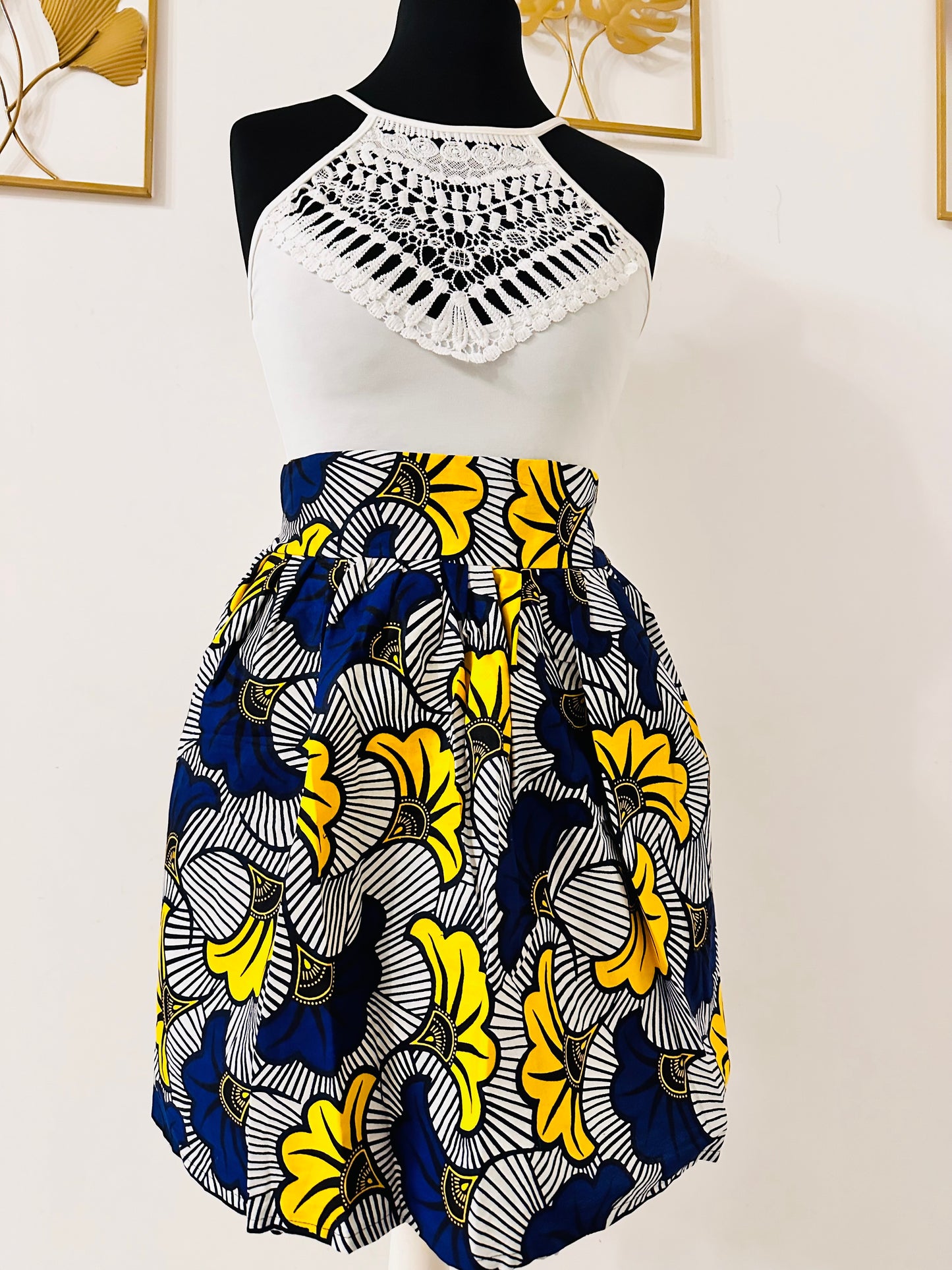 Jupe courte en Wax - Poches - jupe africaine courte - jupe en wax fleurs bleu et jaune jupe wax jaune