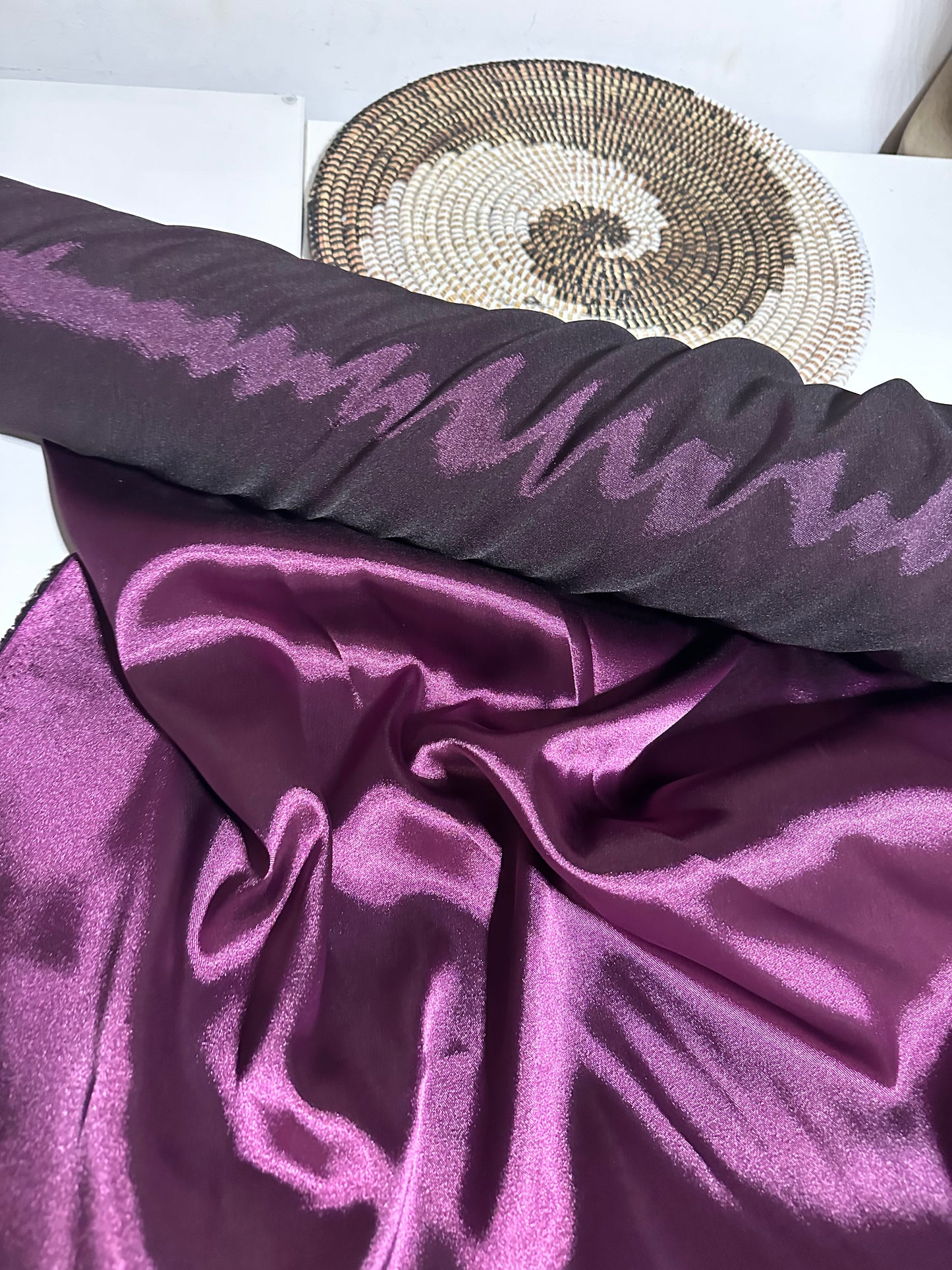Tissus Satin en mètres violet, aubergines