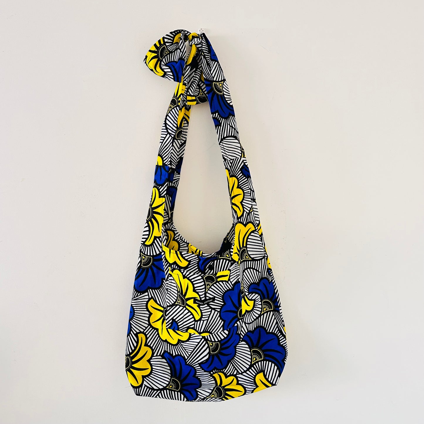 Sac fourre-tout à nouer - Hobo bag - En tissu wax - Au Choix