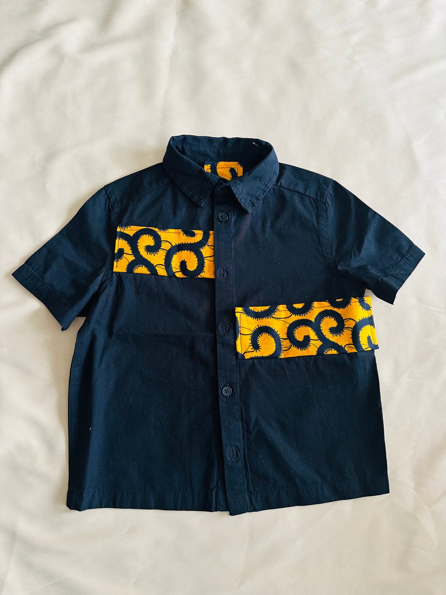 Ensemble enfant garçon Idriss – Wax jaune et noir – Chemise + pantalon – Fait main