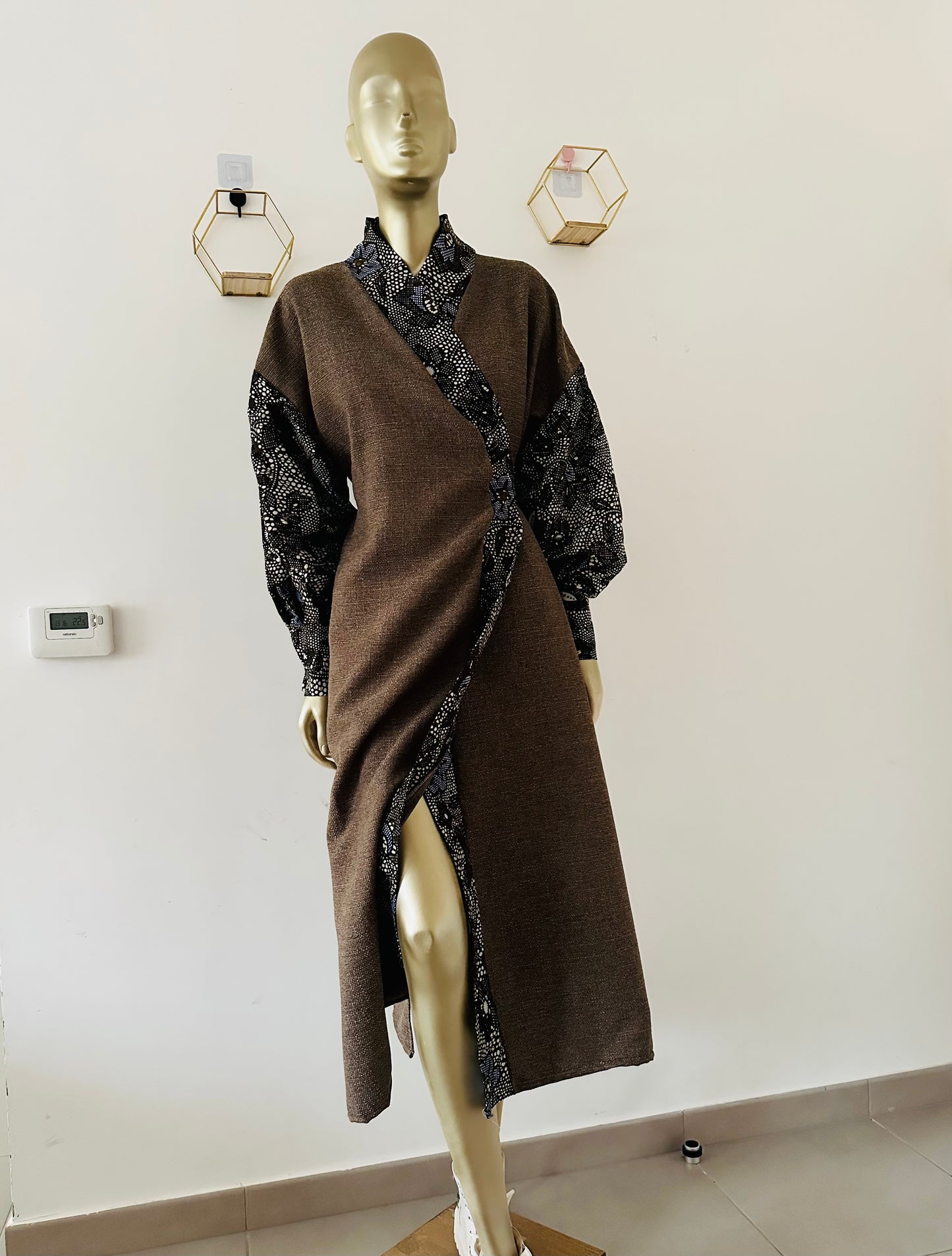 Robe Kimono en Tweed et Wax - Robe d’hiver portefeuille mi longue - Brun