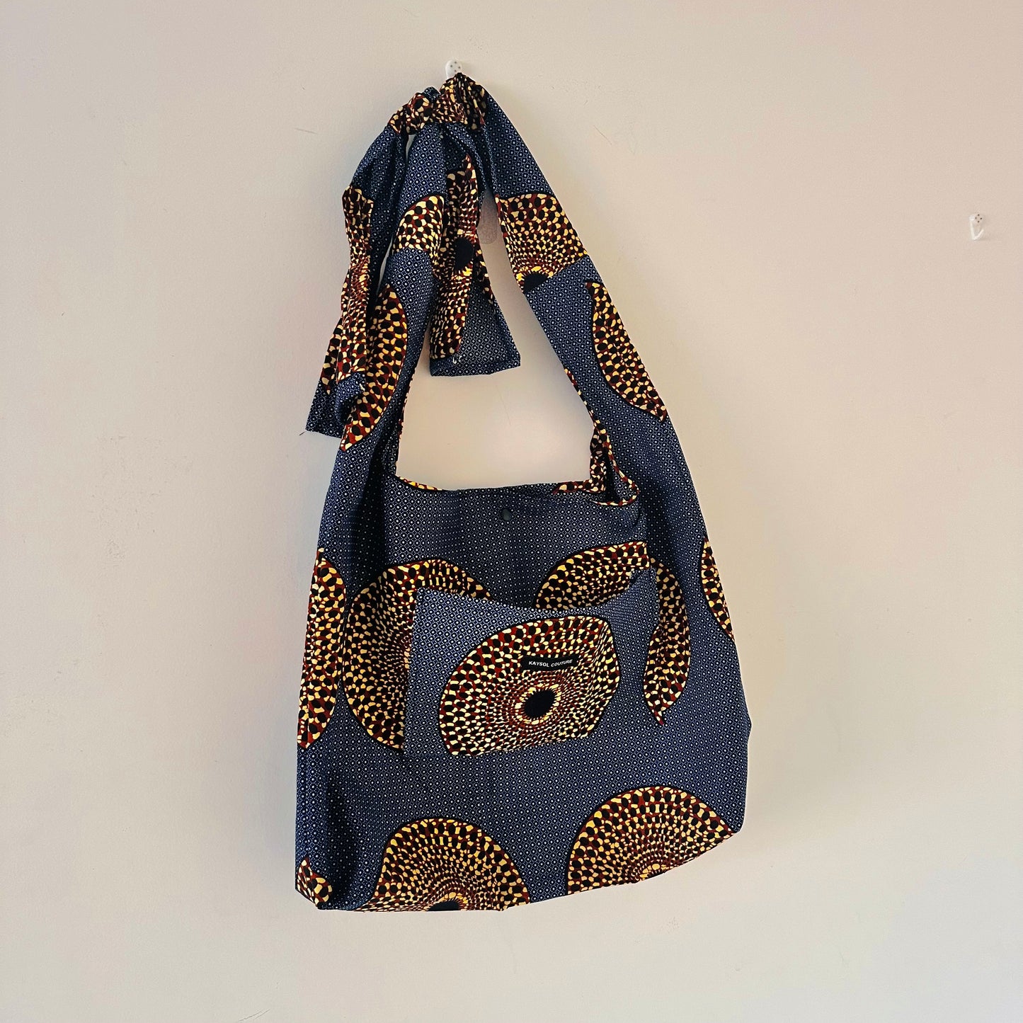 Sac fourre-tout à nouer - Hobo bag - En tissu wax - Au Choix