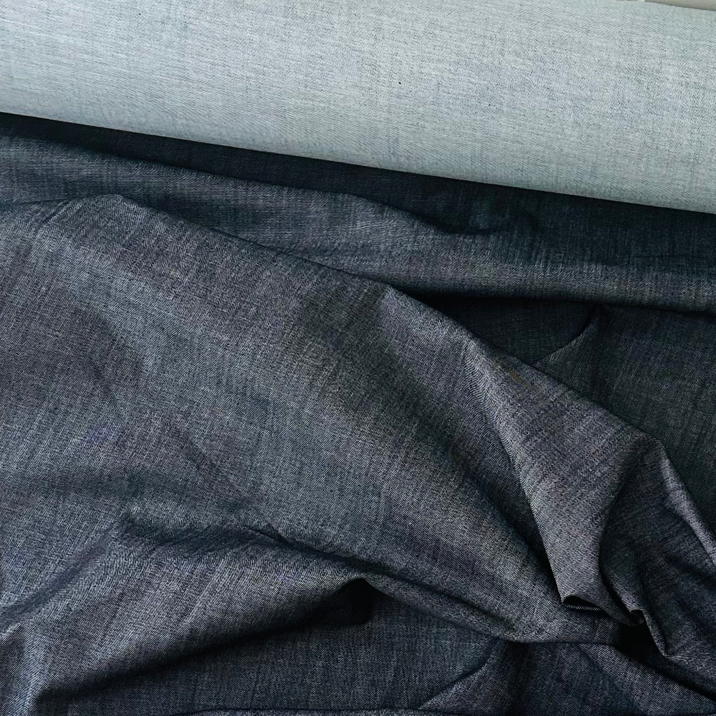 Tissu jean noir – 100 % coton – laize 150 cm