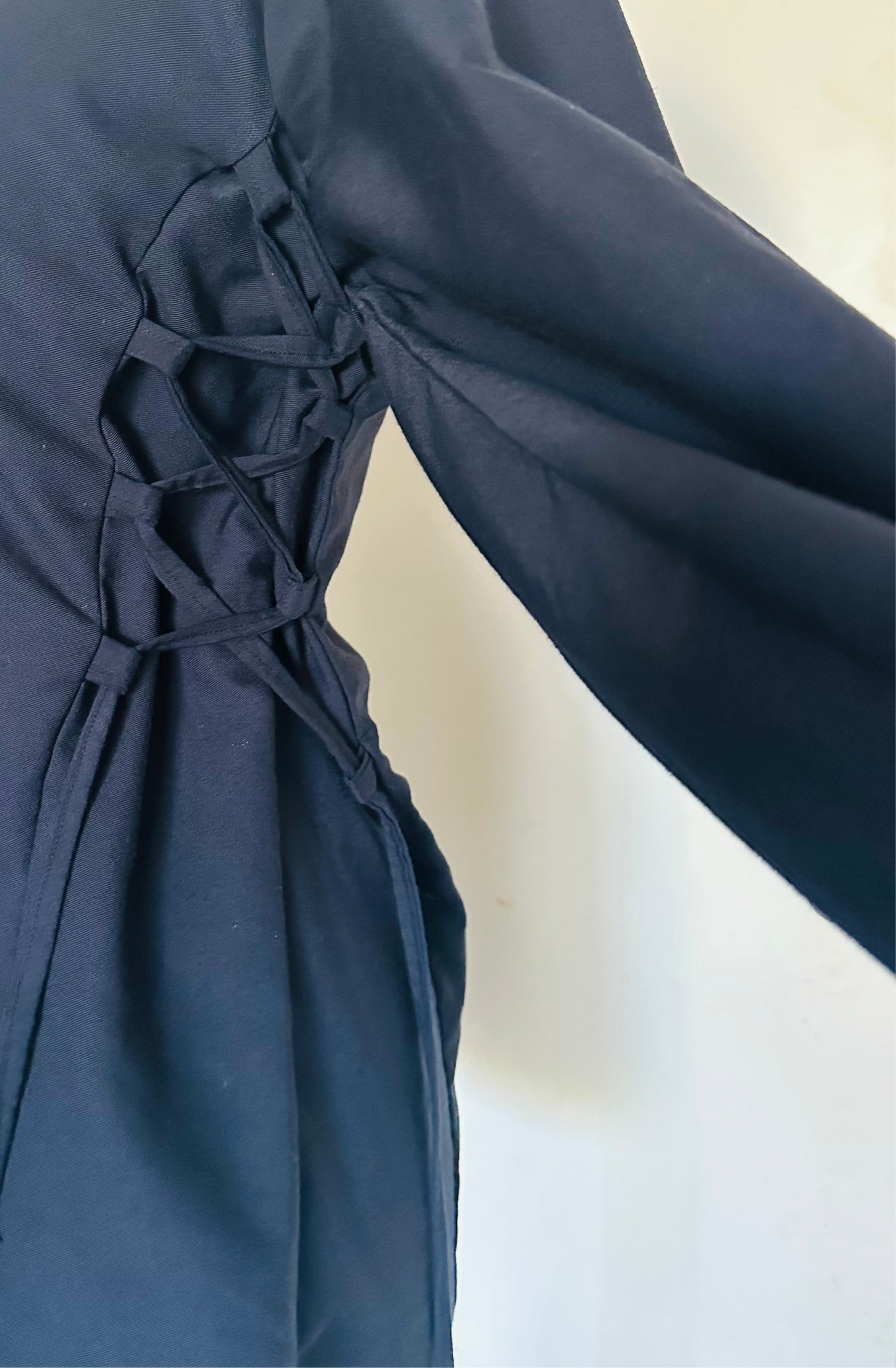 Blouse Marina – Coton avec laçage ajustable sur les côtés
