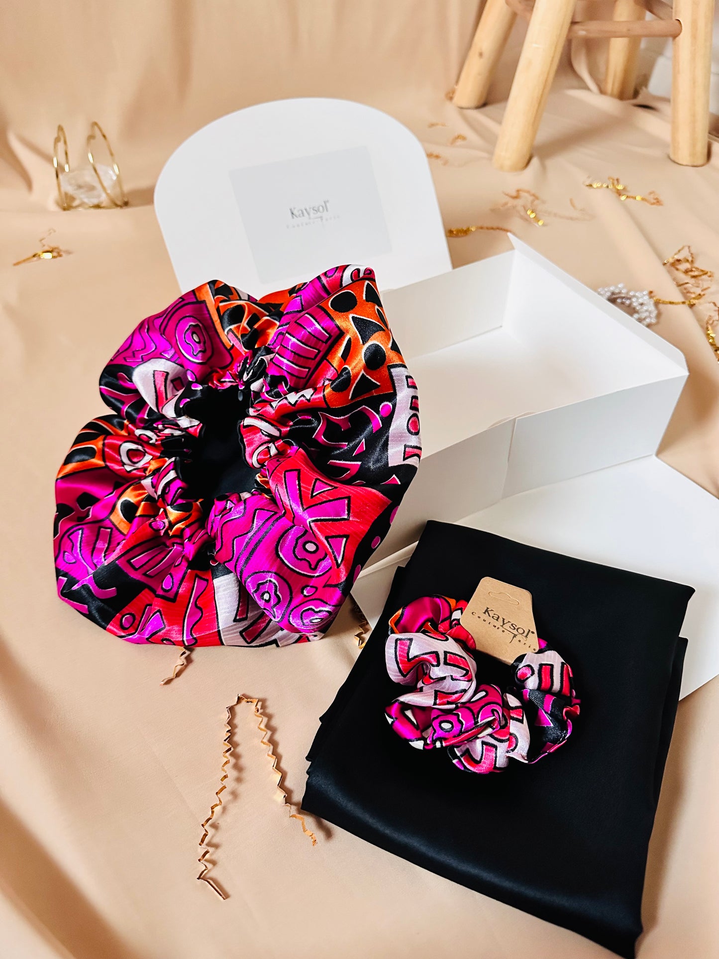 Box Cadeau Girly - Bonnet en satin imprimé rose - Taie - chouchou Assorti-bonnet de nuit recto verso-bonnet de nuit rose - bonnet de nuit wax