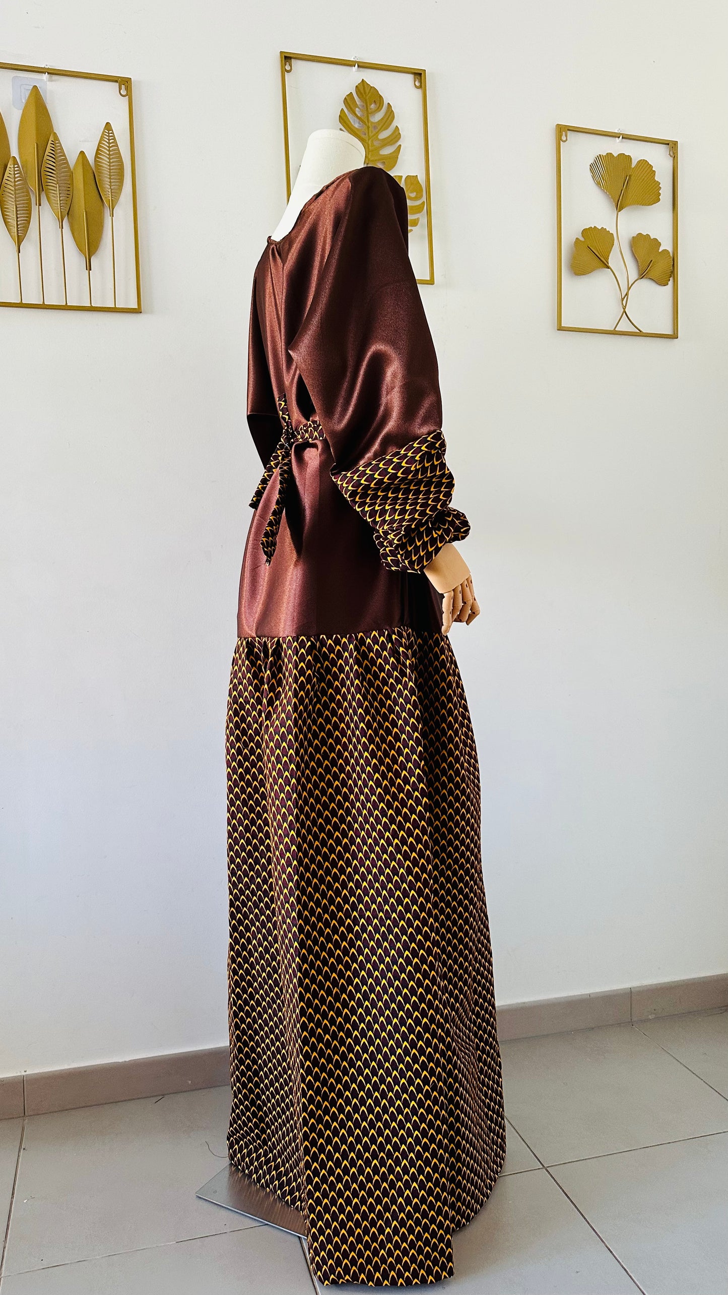 robe africaine marron - Robe longue en Wax - robe manche longue en wax - mode africaine- modele robe wax - robe de mariée africaine - robe de soirée africaine - tissu wax marron - robe de cérémonie africaine