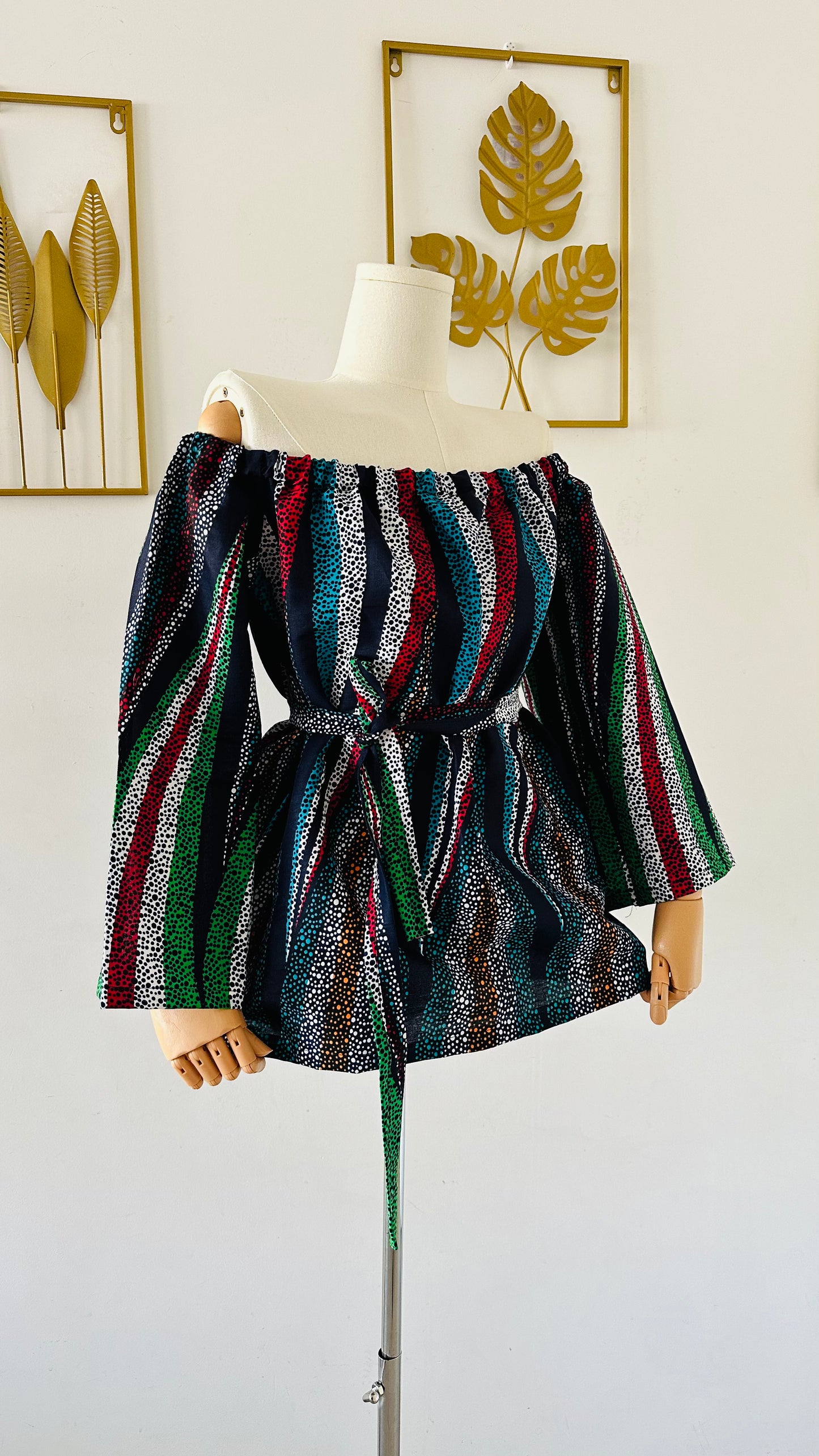 Haut en wax - Bleu - Manches évasées - chemise en wax -tenue africaine chic - top en wax - top en wax femme - blouse épaules dénudées