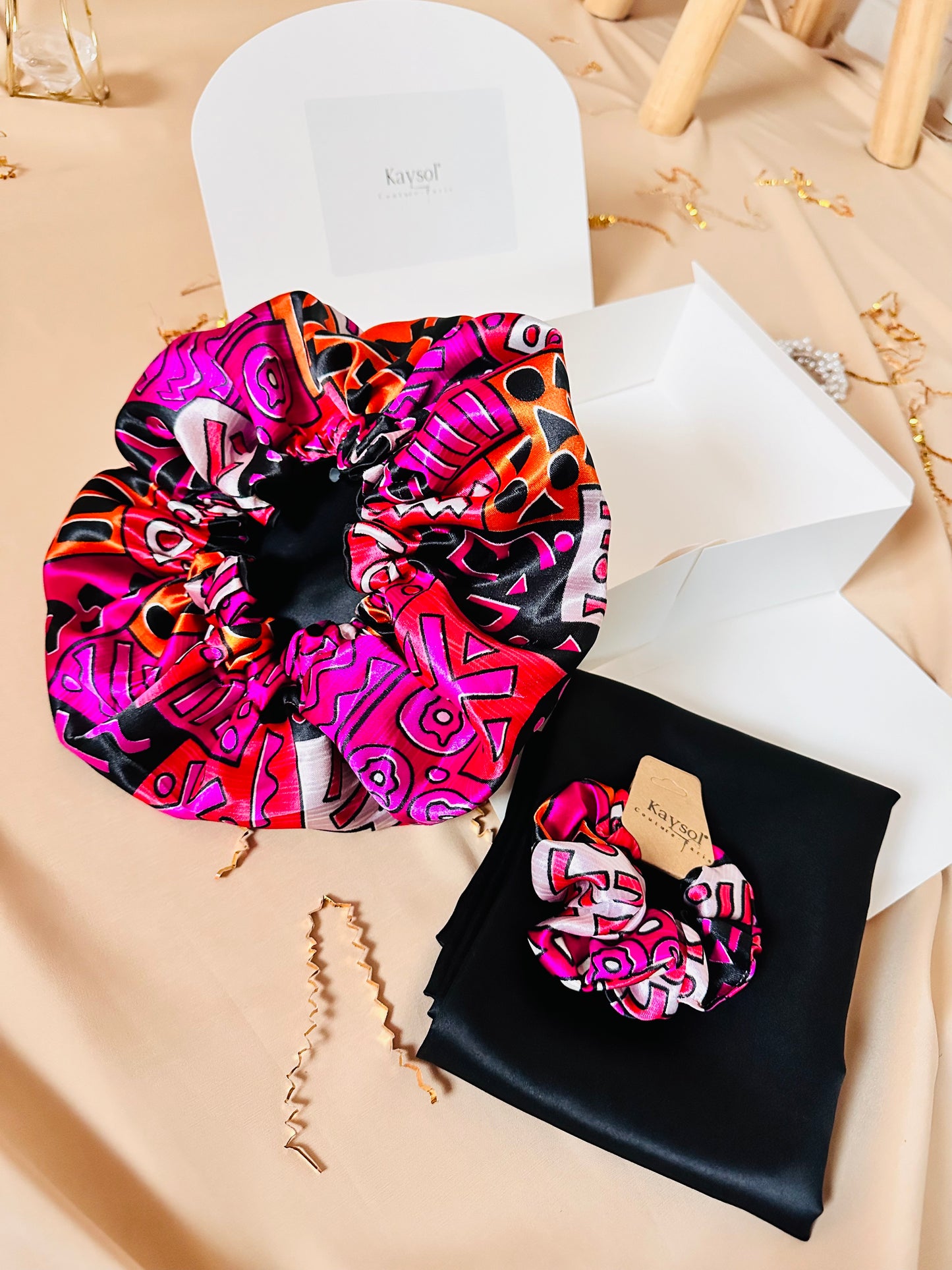 Box Cadeau Girly - Bonnet en satin imprimé rose - Taie - chouchou Assorti-bonnet de nuit recto verso-bonnet de nuit rose - bonnet de nuit wax