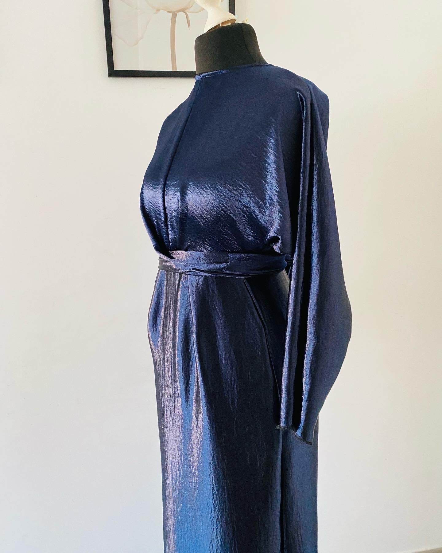 Robe demoiselle d’honneur manches longues - Robe Modest wear - En Satin bleu marine