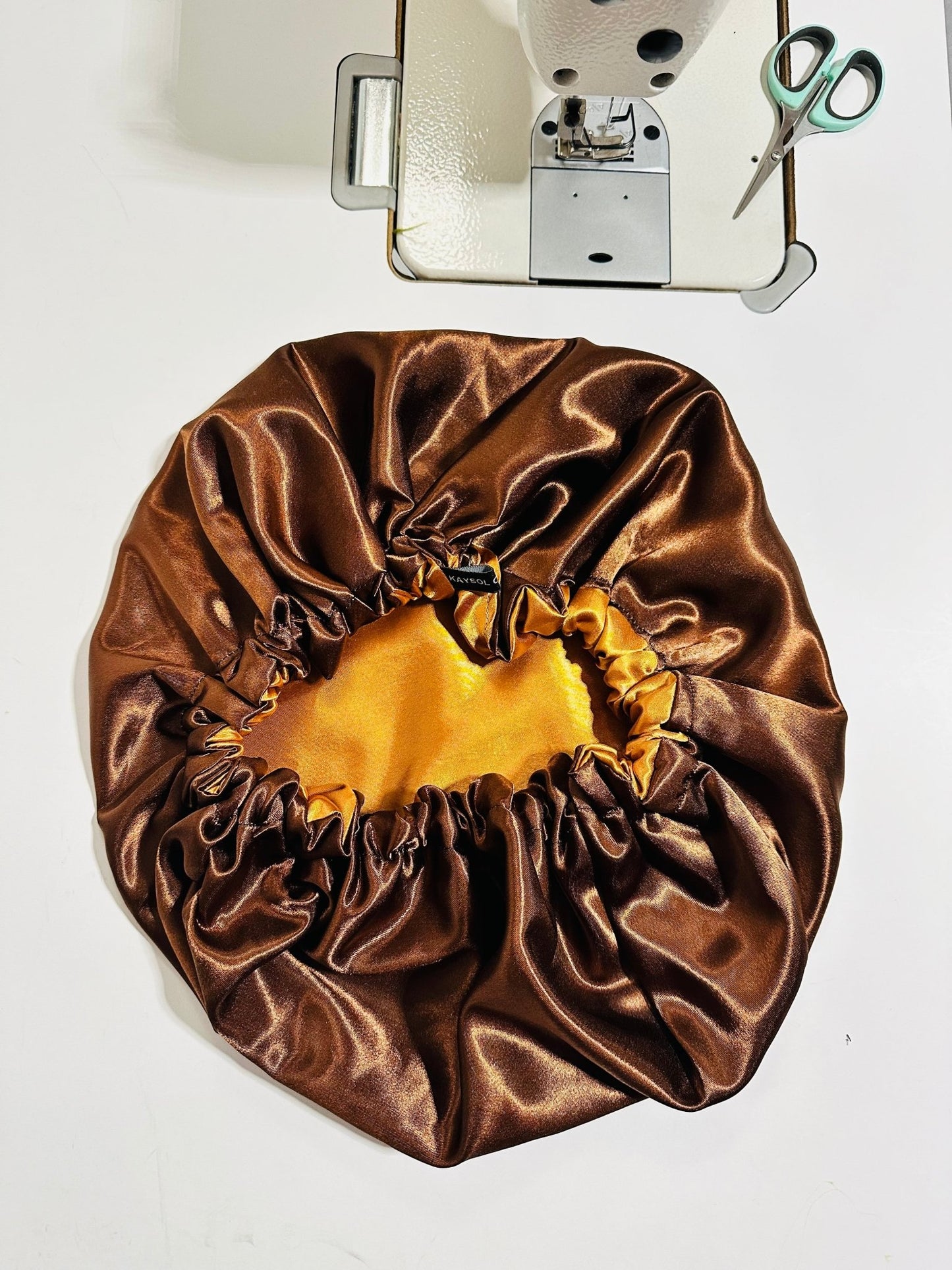 Bonnet en satin - bonnet de nuit - Recto/verso - Kaysol Couture