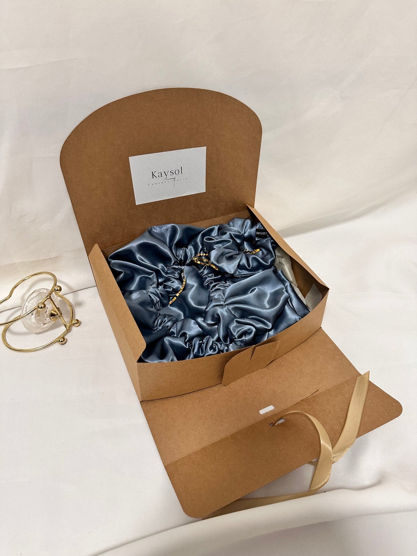 Box Cadeau soin cheveux - Bonnet en satin avec taie d’oreiller en satin et chouchou - Kaysol Couture