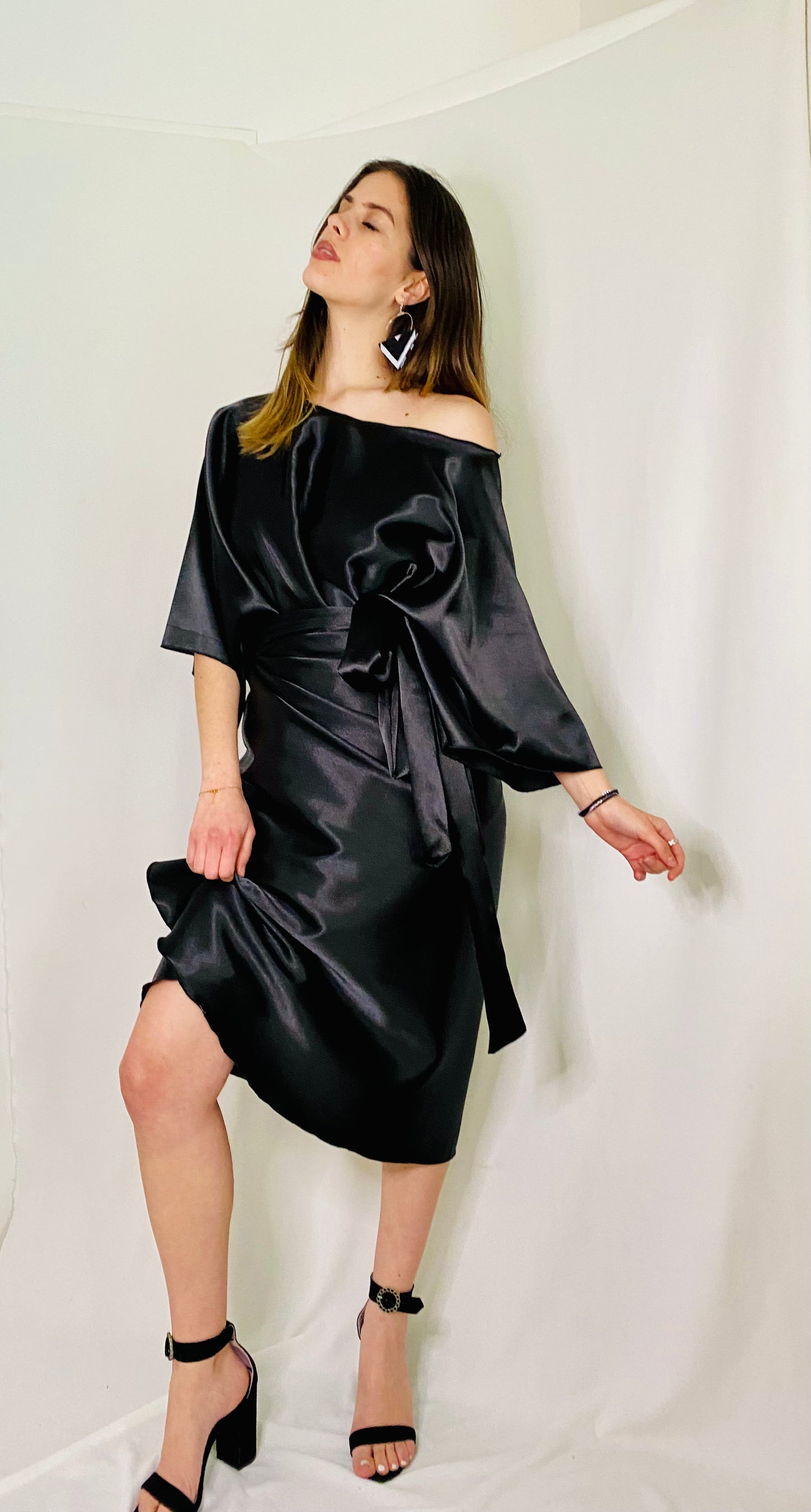 Tenue en satin - Robe portefeuille - Deux pieces