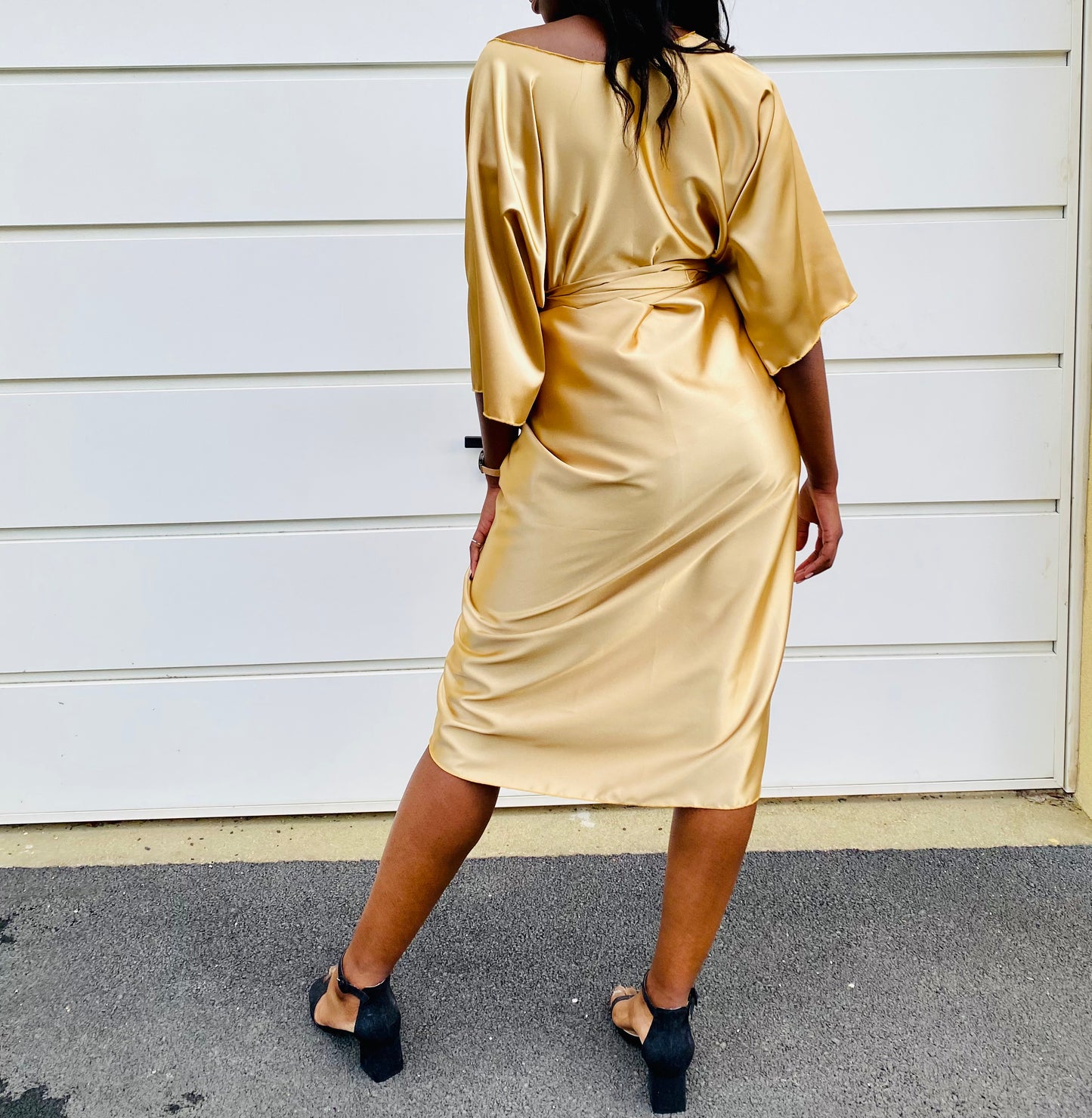 Tenue en satin - Robe portefeuille - Deux pieces
