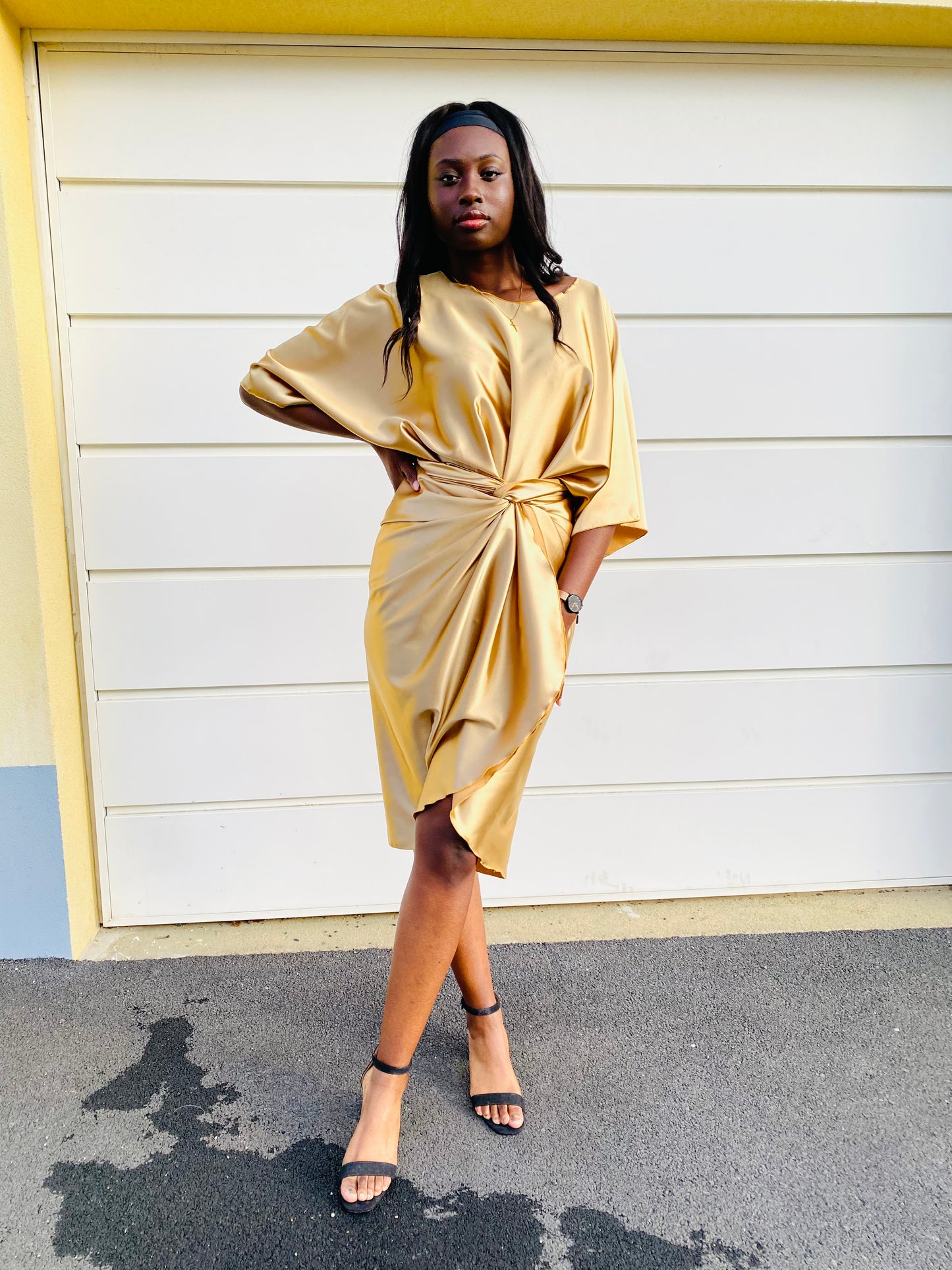 Tenue en satin - Robe portefeuille - Deux pieces