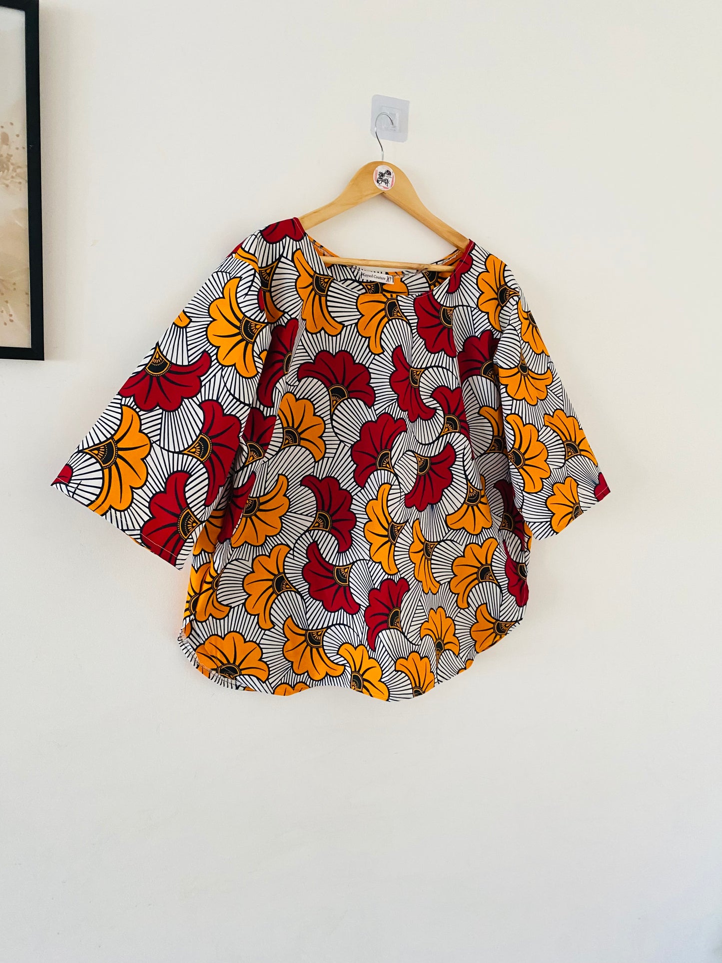 Haut ample wax fleurie - haut chic en motifs africain - wax fleurs de mariages rouges et jaunes