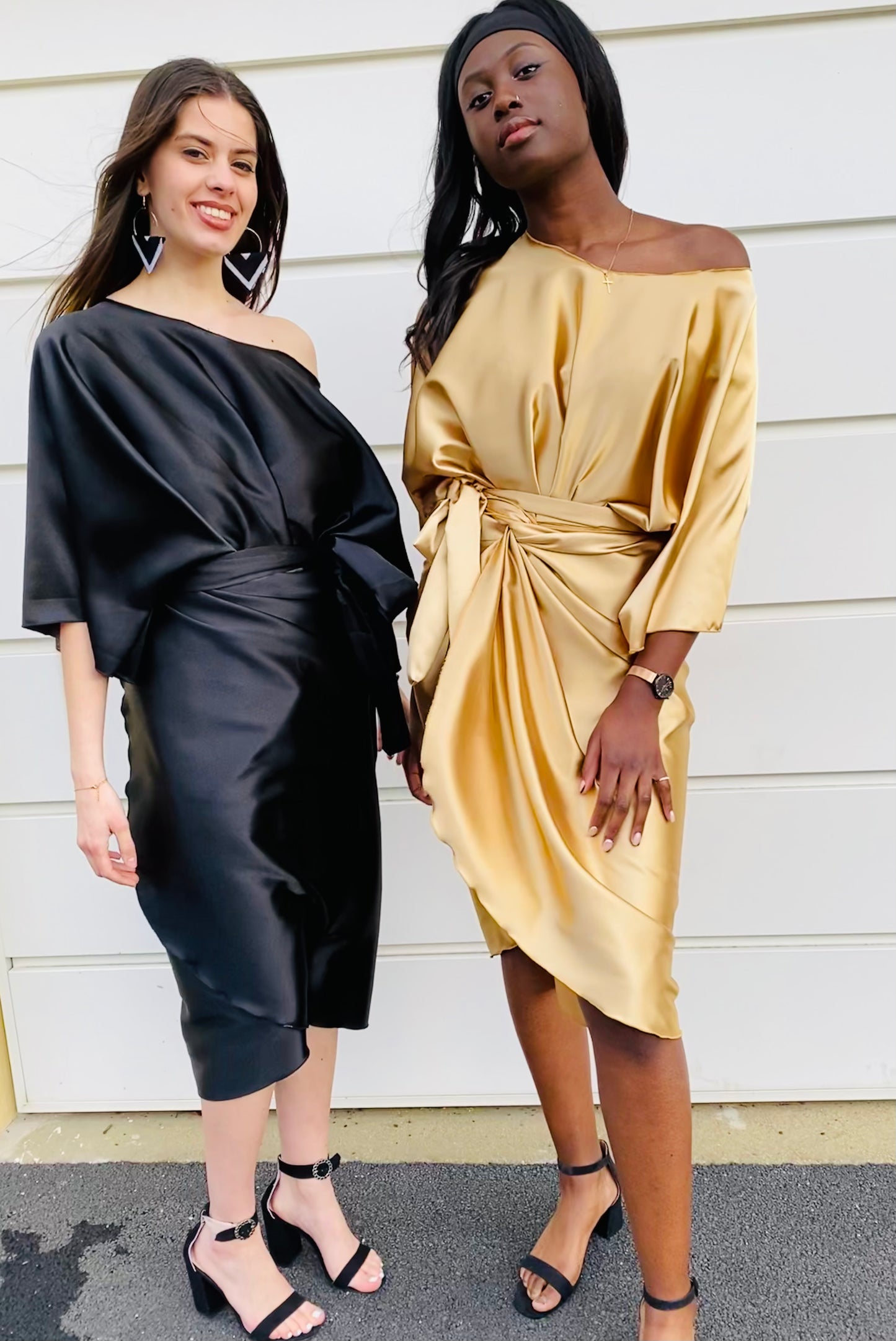 Tenue en satin - Robe portefeuille - Deux pieces