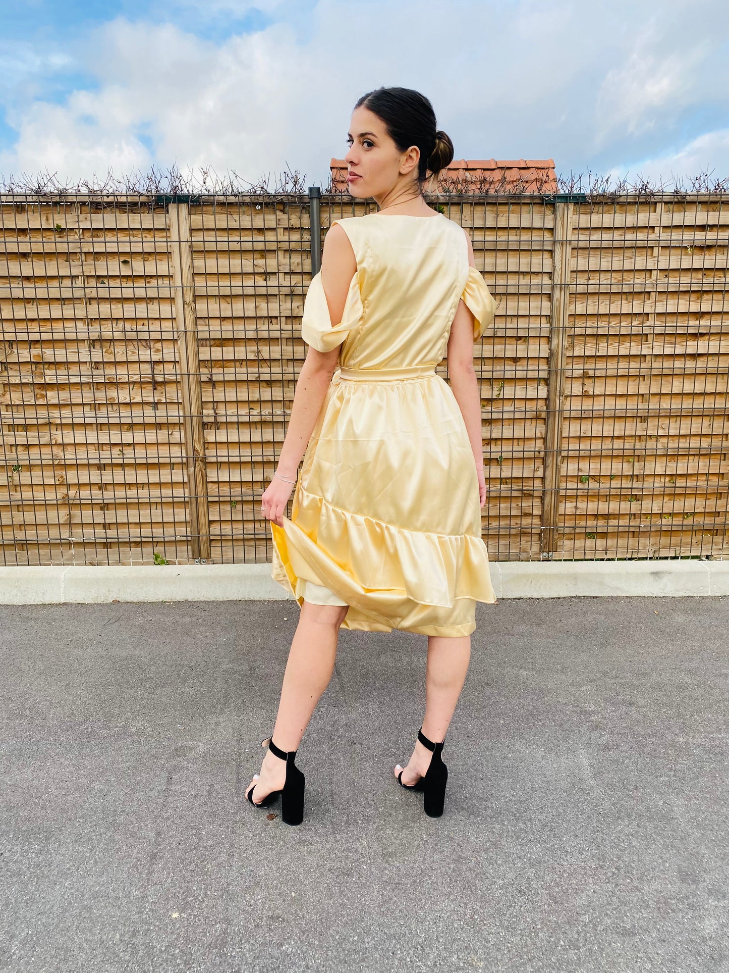 Robe demoiselle d’honneur en satin beige champagne