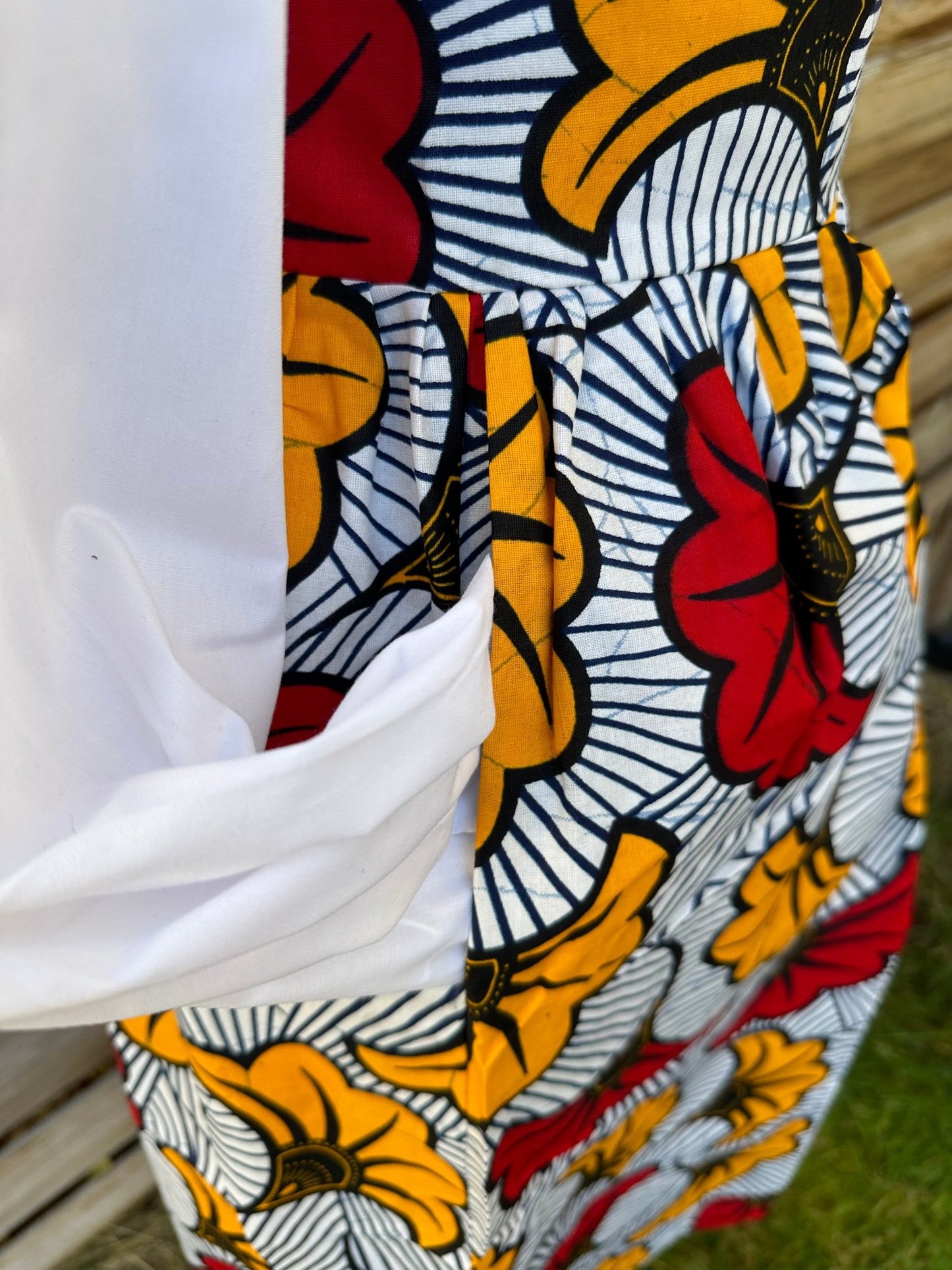 Jupe en wax Mi-longue fleurs de mariage rouges et jaunes - Avec poches - Kaysol Couture