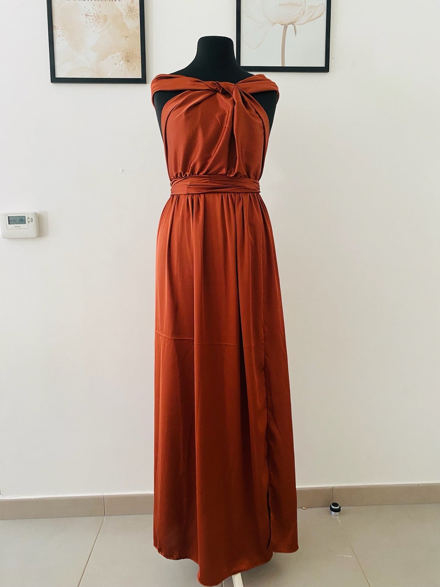 Robe convertible en Satin - Robe de soirée avec poches - Robe Infinity - Choix de couleur - Robe Fendu en satin - Kaysol Couture