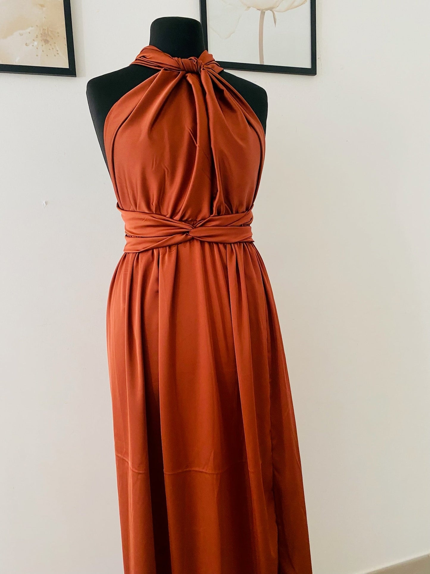 Robe convertible en Satin - Robe de soirée avec poches - Robe Infinity - Choix de couleur - Robe Fendu en satin - Kaysol Couture