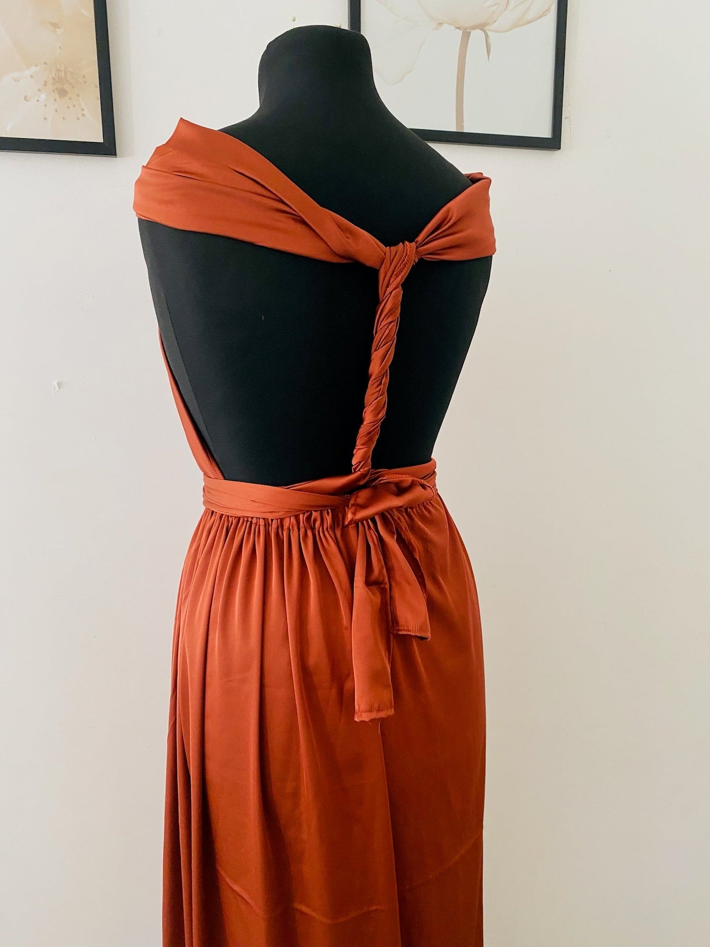Robe convertible en Satin - Robe de soirée avec poches - Robe Infinity - Choix de couleur - Robe Fendu en satin - Kaysol Couture