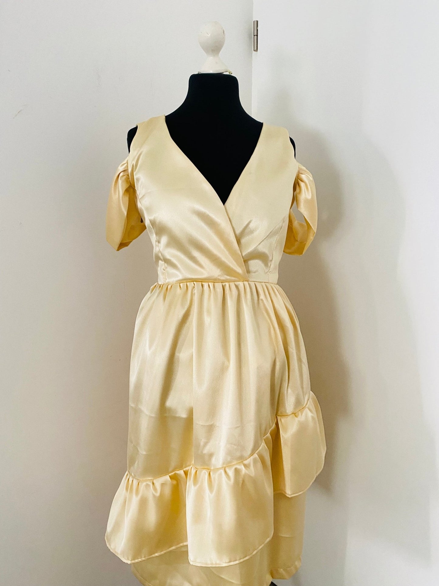 Robe demoiselle d’honneur en satin beige champagne - Kaysol Couture