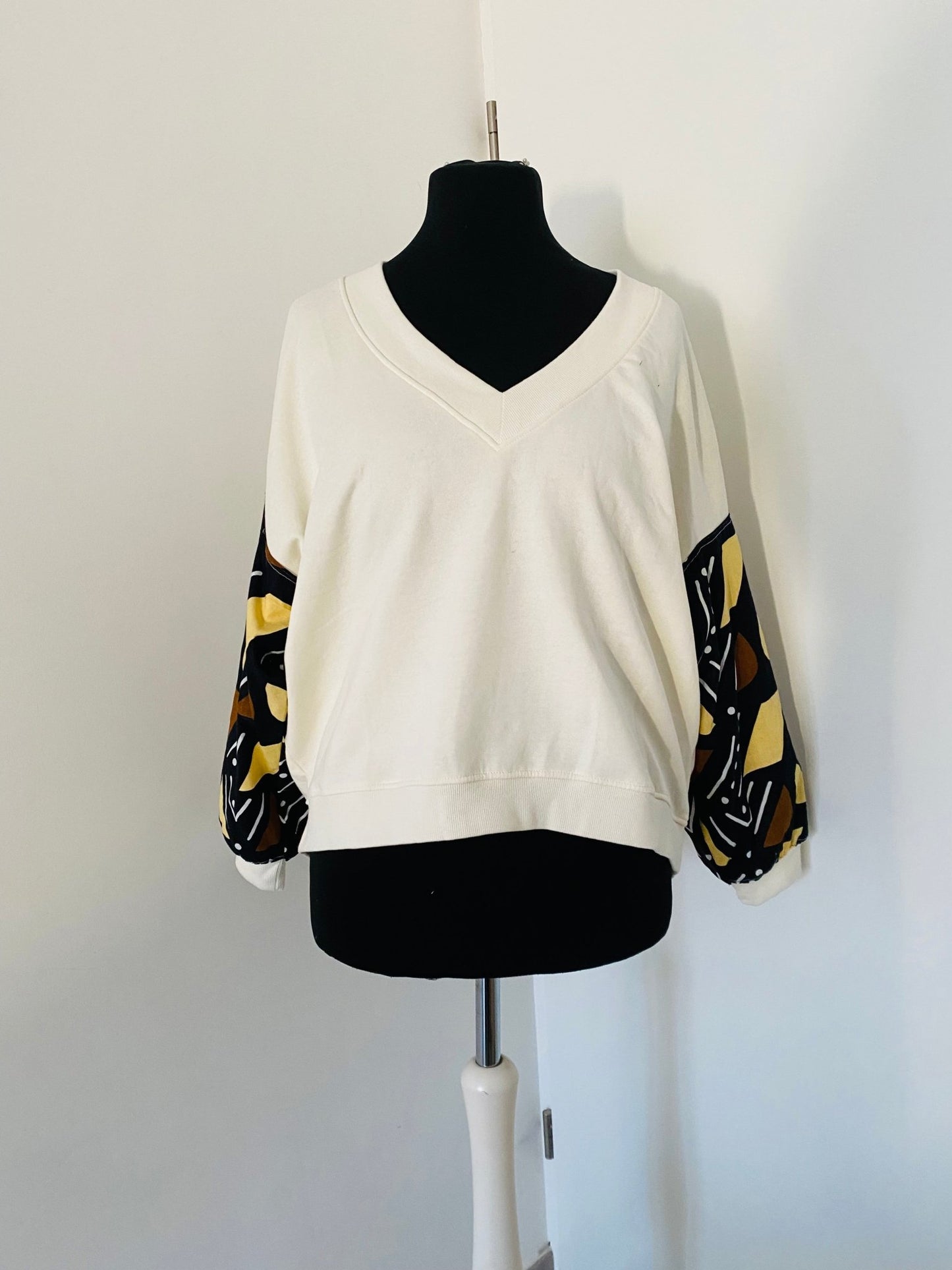 Sweat wax africain - col v - hoodie beige - bogolan - Kaysol Couture