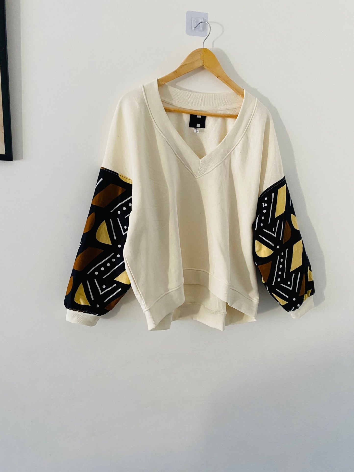 Sweat wax africain - col v - hoodie beige - bogolan - Kaysol Couture
