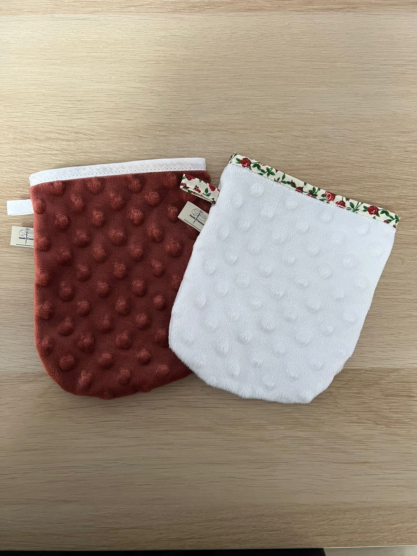 Lot de 2 Gants Démaquillants Magiques - OEKO-TEX® – Bordeaux & Blanc