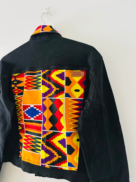 Veste en jean noir avec dos en tissu wax coloré – Kaysol Couture