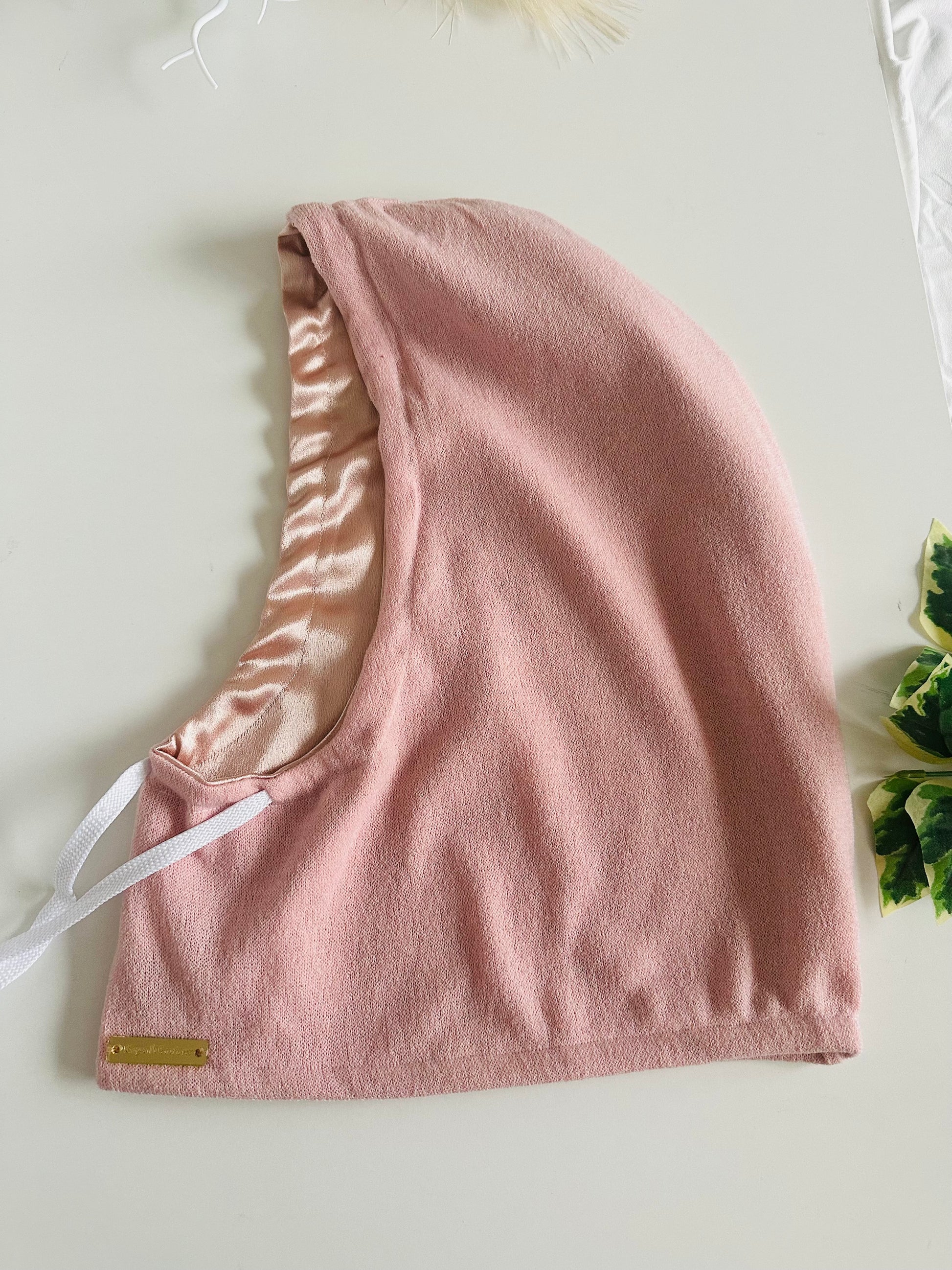  Cagoule Kaysol en maille doublée satin avec cordon à embouts métalliques dorés – capuche protectrice cheveux – plusieurs couleurs disponibles 