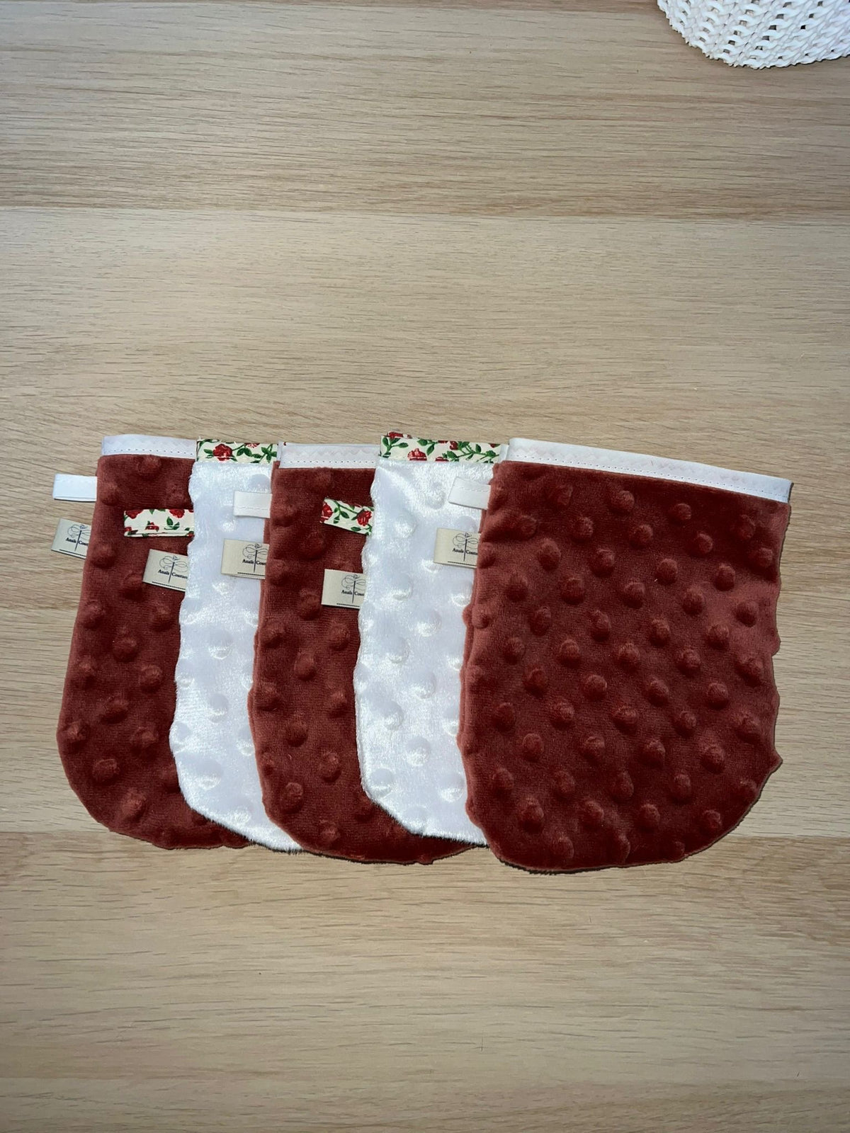 Lot de 2 Gants Démaquillants Magiques - OEKO-TEX® – Bordeaux & Blanc