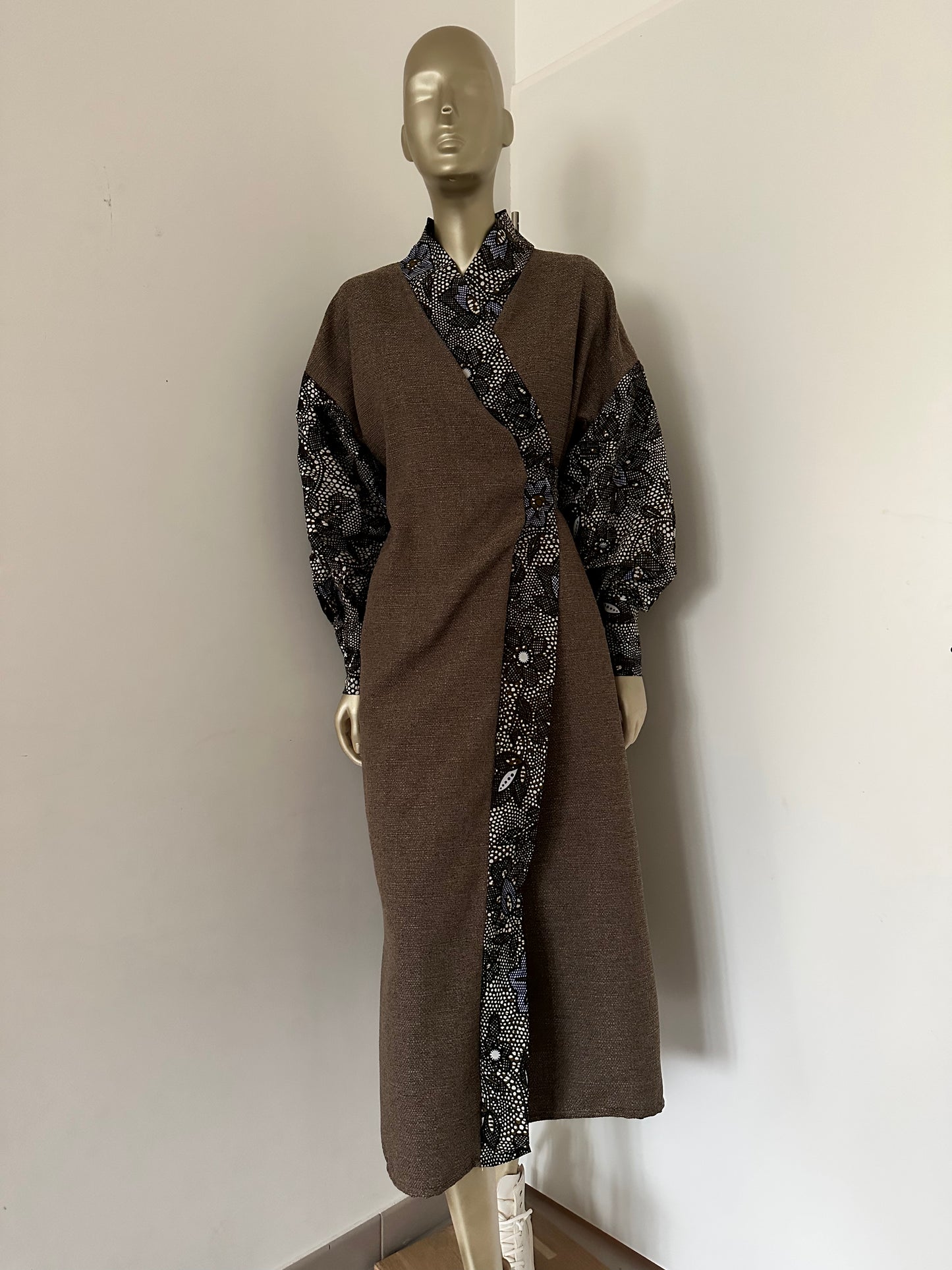 Robe Kimono en Tweed et Wax - Robe d’hiver portefeuille mi longue  - Brun