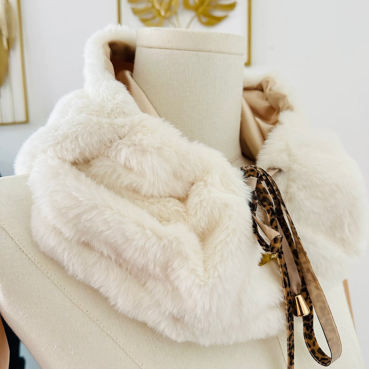 Cagoule chaude en fausse fourrure - Cagoule intérieur Satin anti casse cheveux - Haven