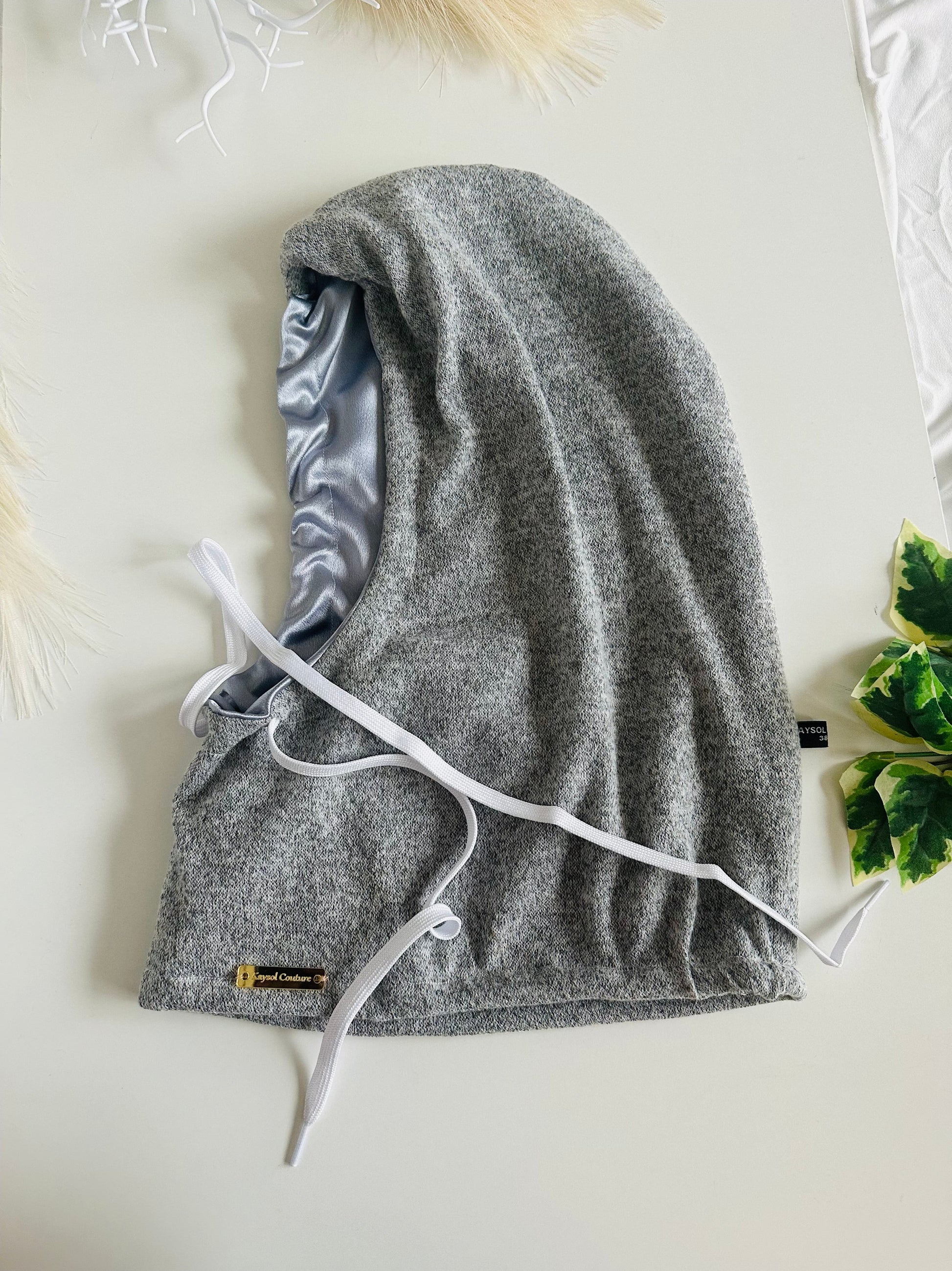  Cagoule Kaysol en maille doublée satin avec cordon à embouts métalliques dorés – capuche protectrice cheveux – plusieurs couleurs disponibles 