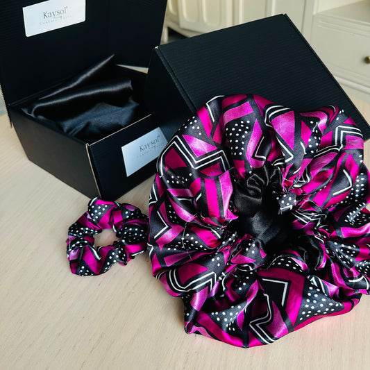 Box Cadeau Girly - Bonnet en satin imprimé rose - Taie - chouchou Assorti