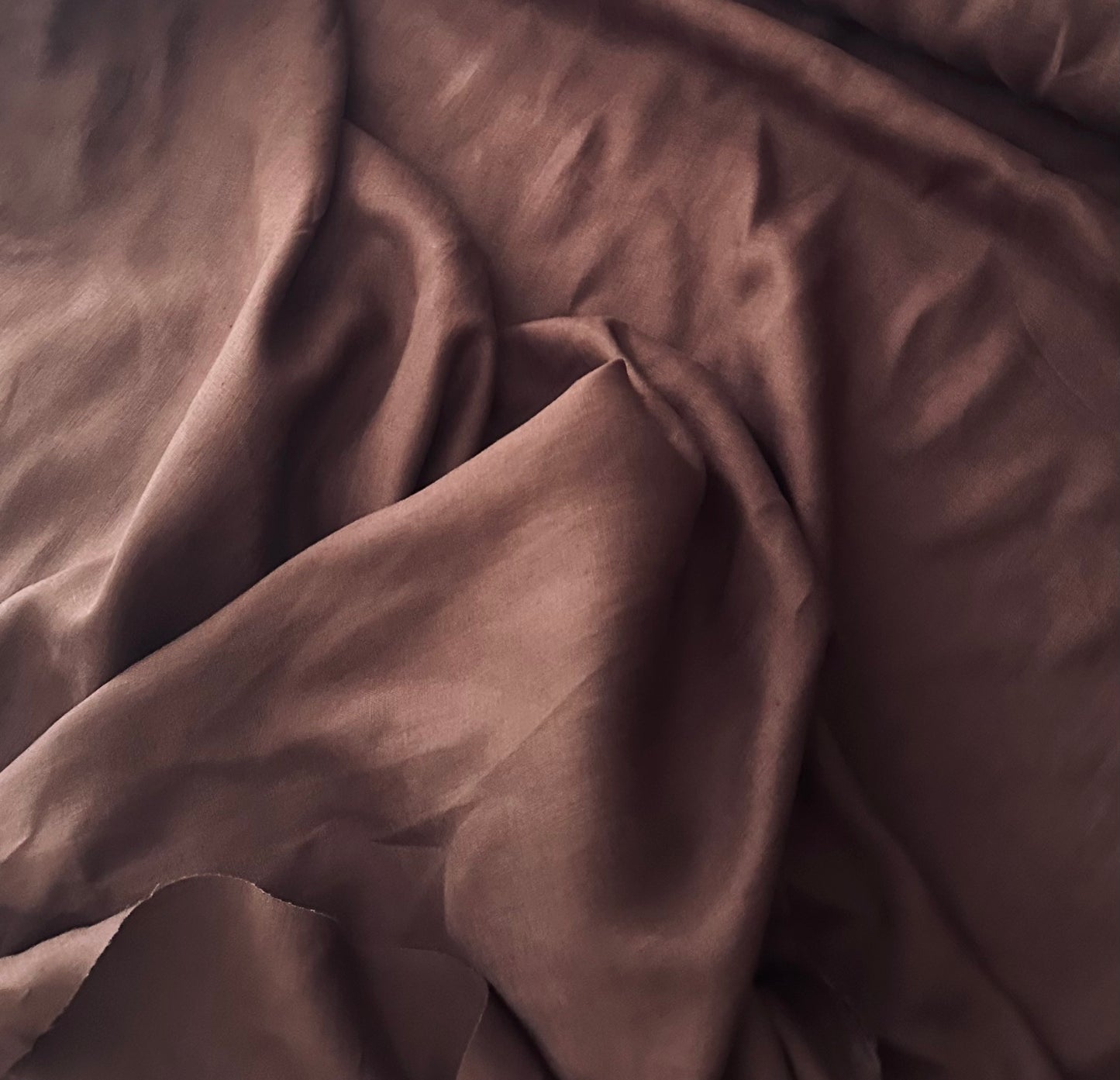 Tissu lin marron chocolat – 100 % lin, 180 g/m², laize 150 cm – vendu au mètre