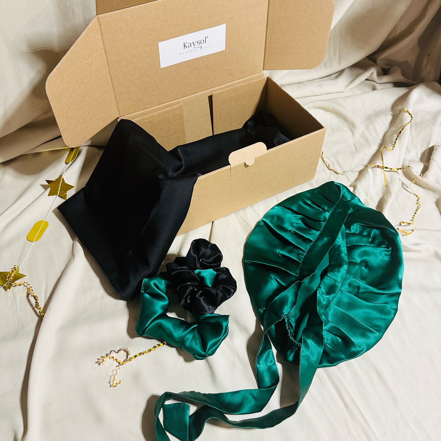 Coffret | 100 % Soie de mûrier | Taie en Soie | Bonnet et Chouchous assorti | Noir/emeraude