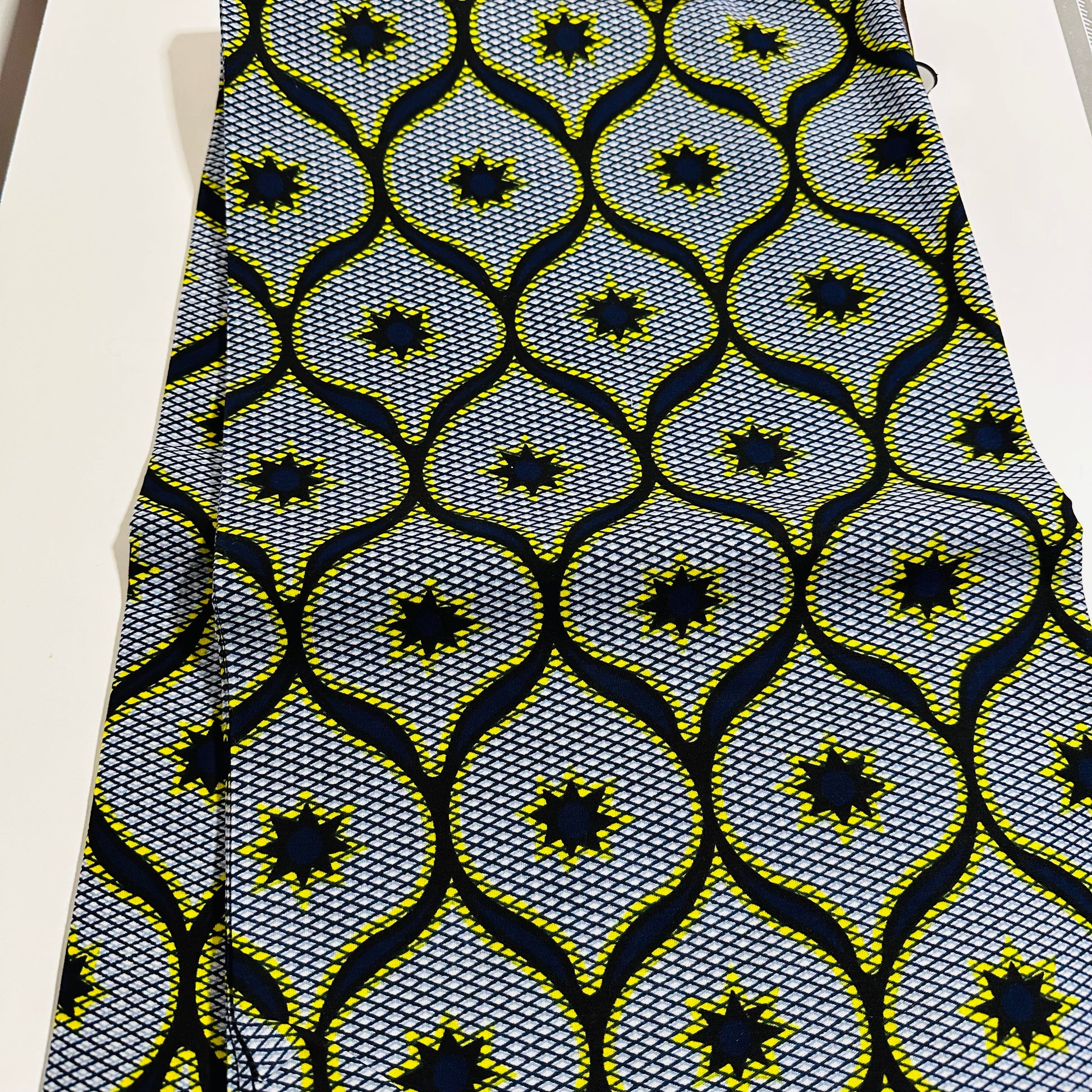 Tissu Wax africain, motif filet bleu-gris avec étoiles jaunes – coupon 3 yards.