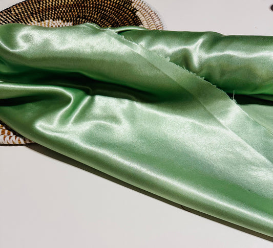 Tissu Satin vert menthe