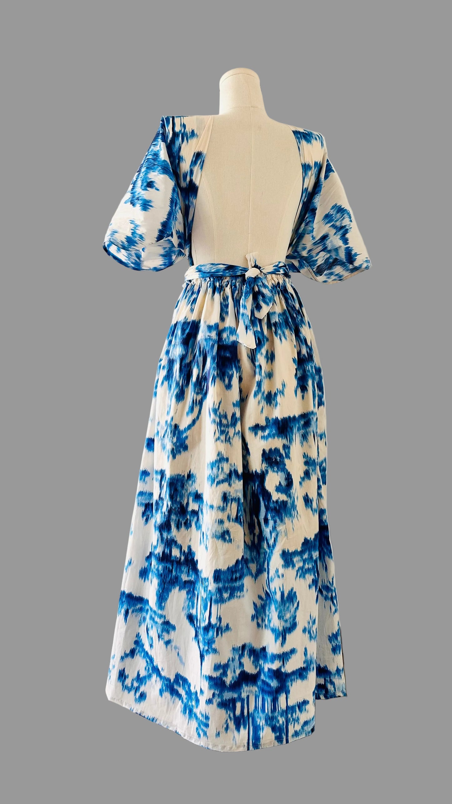 Robe Infinity en wax - Fleurs Bleu Roi - Poches / avec D'autres Choix Motif
