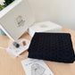 Cousez le kimono KOUMBEL en broderie anglaise noire 100% coton. Box complète avec tissu, patron du 34 au 56, accessoires et vidéo tutorielle.