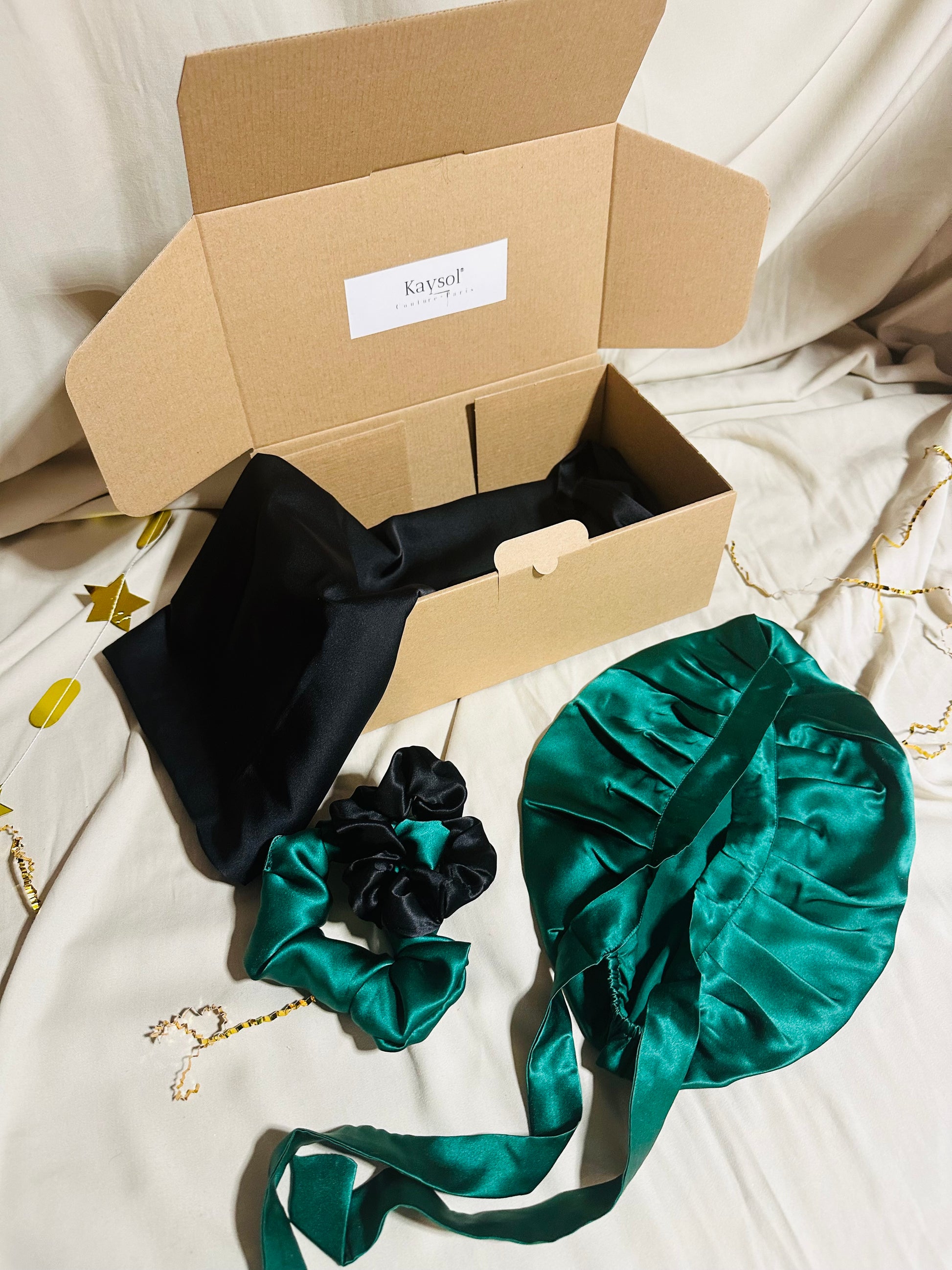 Coffret | 100 % Soie de mûrier | Taie en Soie | Bonnet et Chouchous assorti | Noir/emeraude