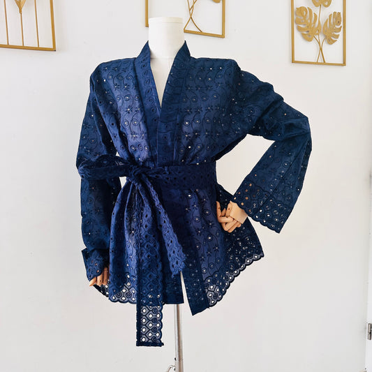 Kimono en Broderie Anglaise bleu marine – Veste en Broderie femme / Iconique