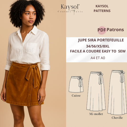 Jupe portefeuille Sira Kaysol Couture portée par le mannequin digital Aya, modèle féminin fluide et élégant, disponible en plusieurs longueurs, photographié sur fond studio beige neutre.