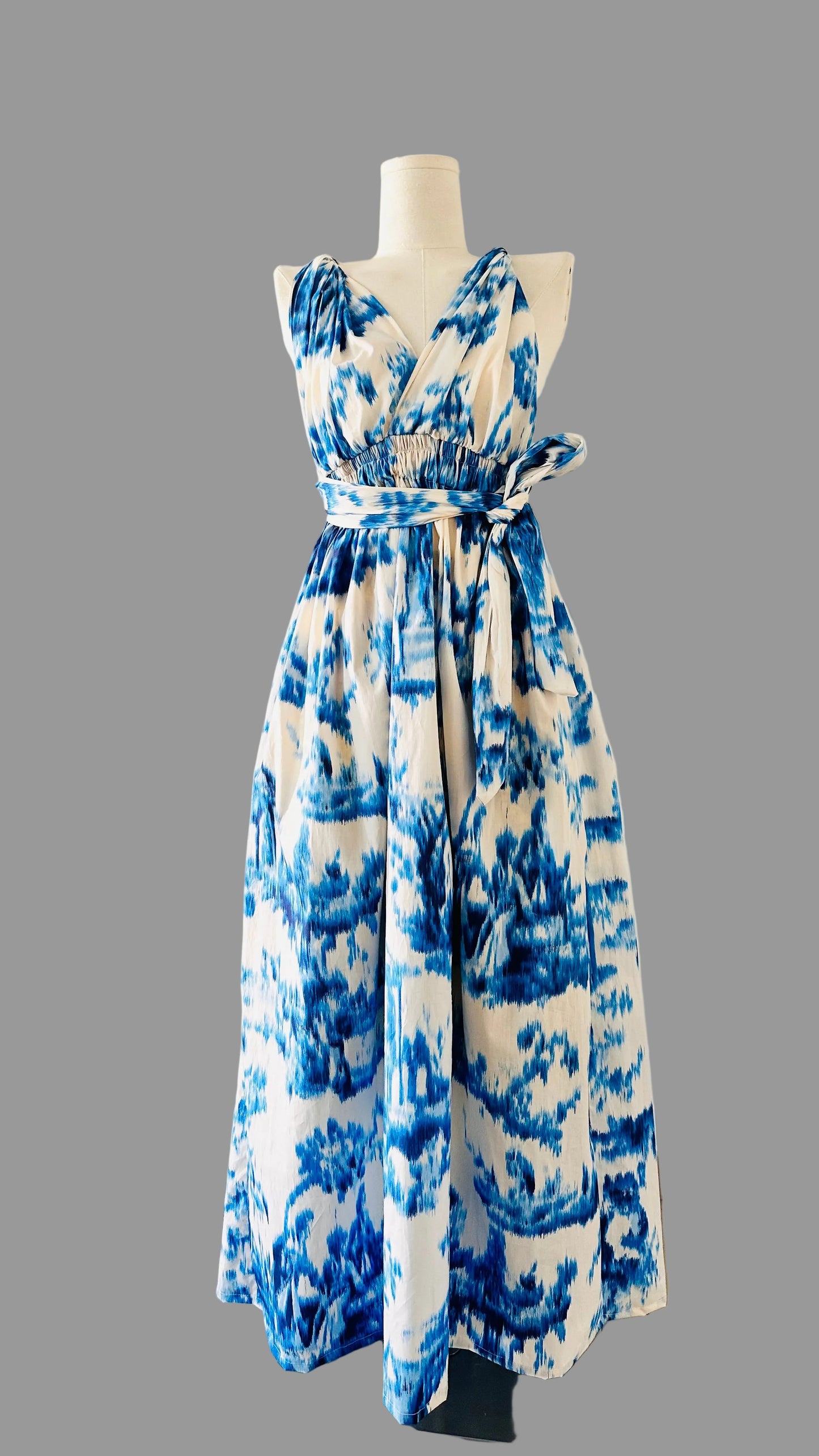Robe Infinity en wax - Fleurs Bleu Roi - Poches / avec D'autres Choix Motif