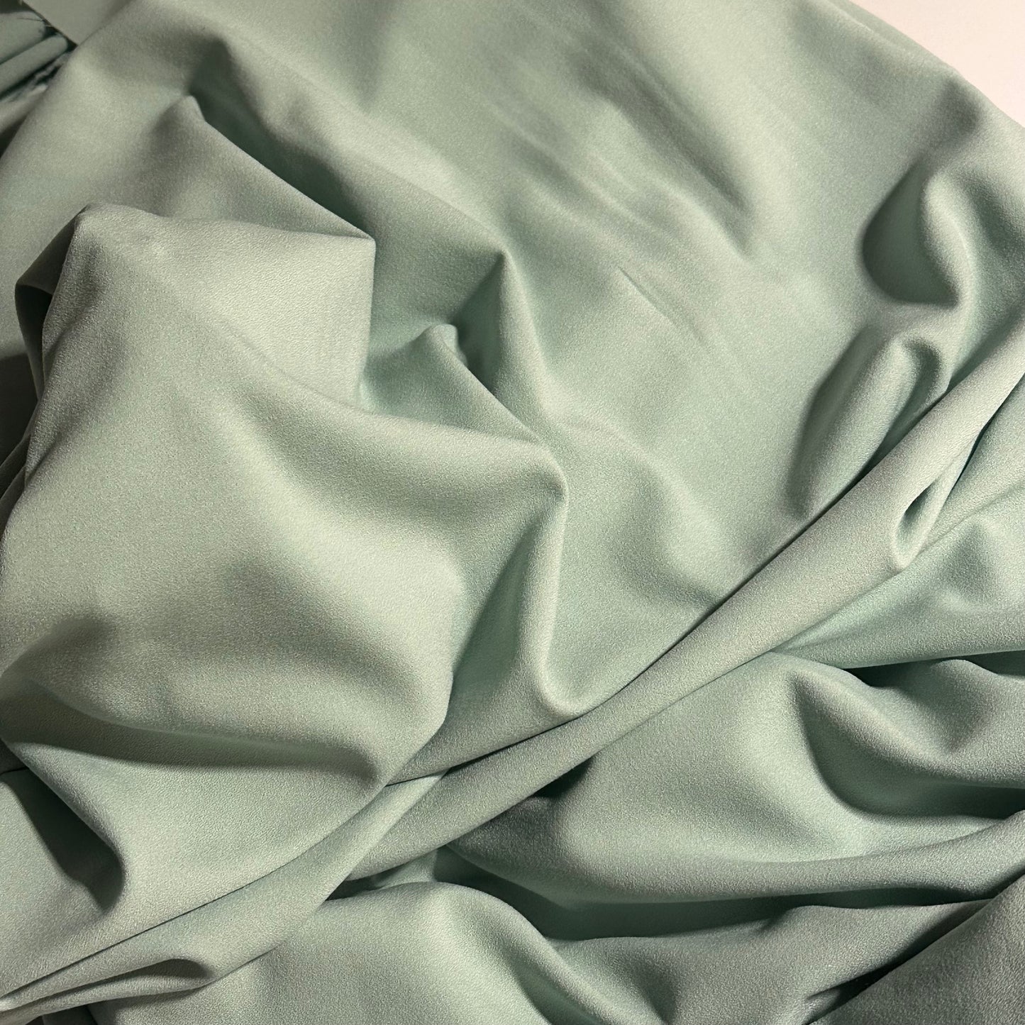 Tissu crêpe vert sauge clair / Menthe / Coupon ou mètres