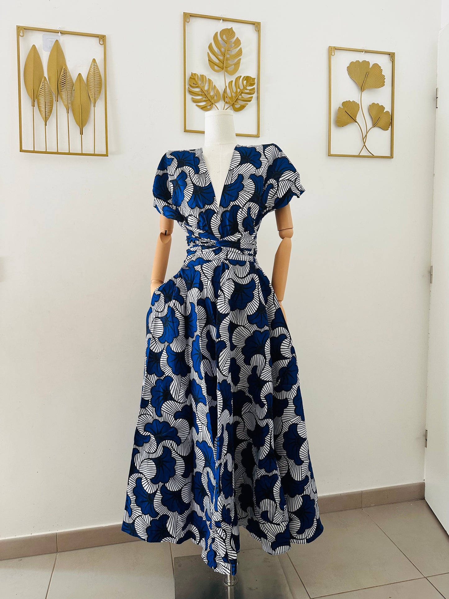 Robe Infinity en wax - Fleurs Bleu Roi - Poches